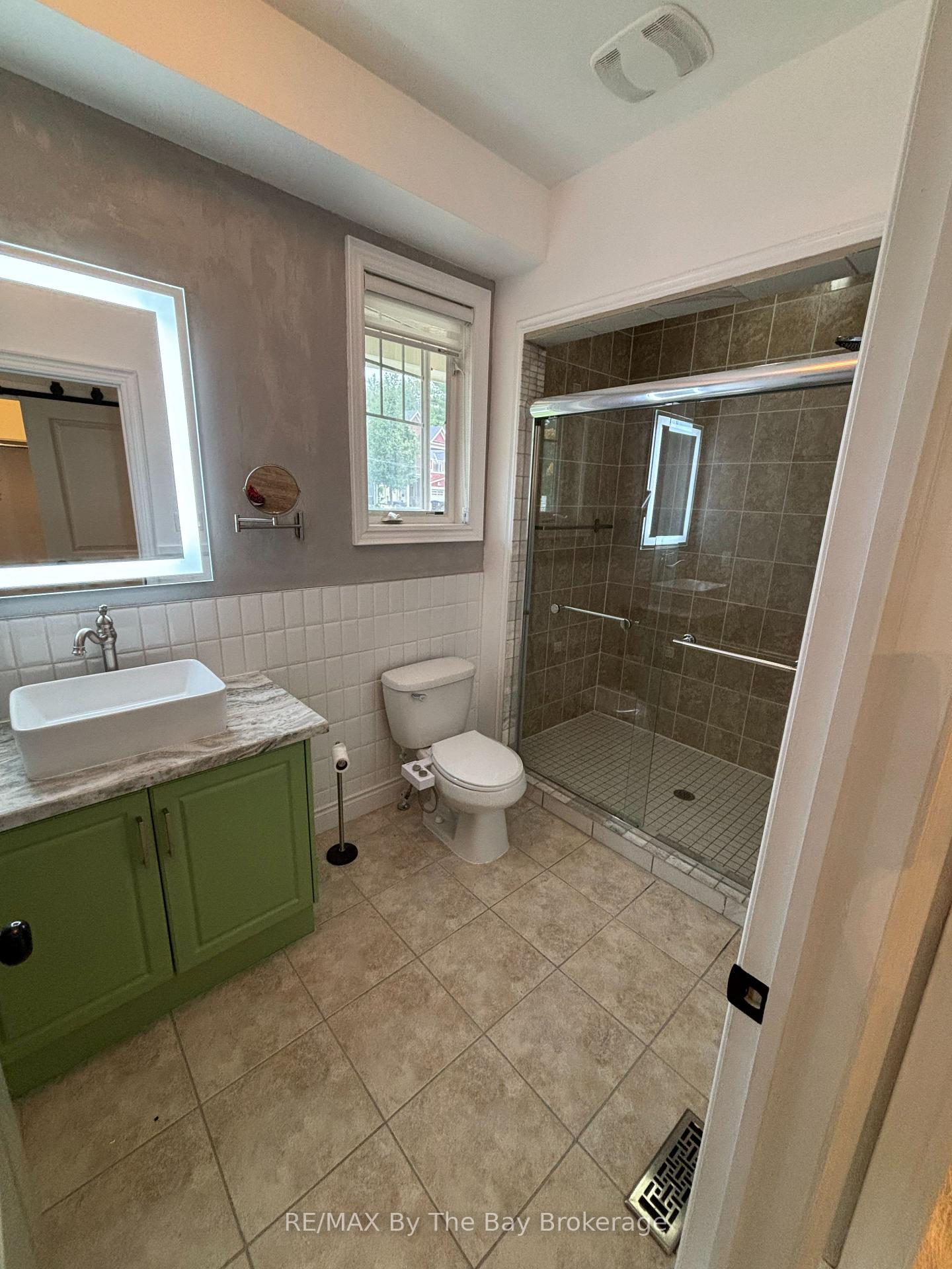Photo 12 of 300 Stonebridge Boulevard, Wasaga Beach — HOMEH