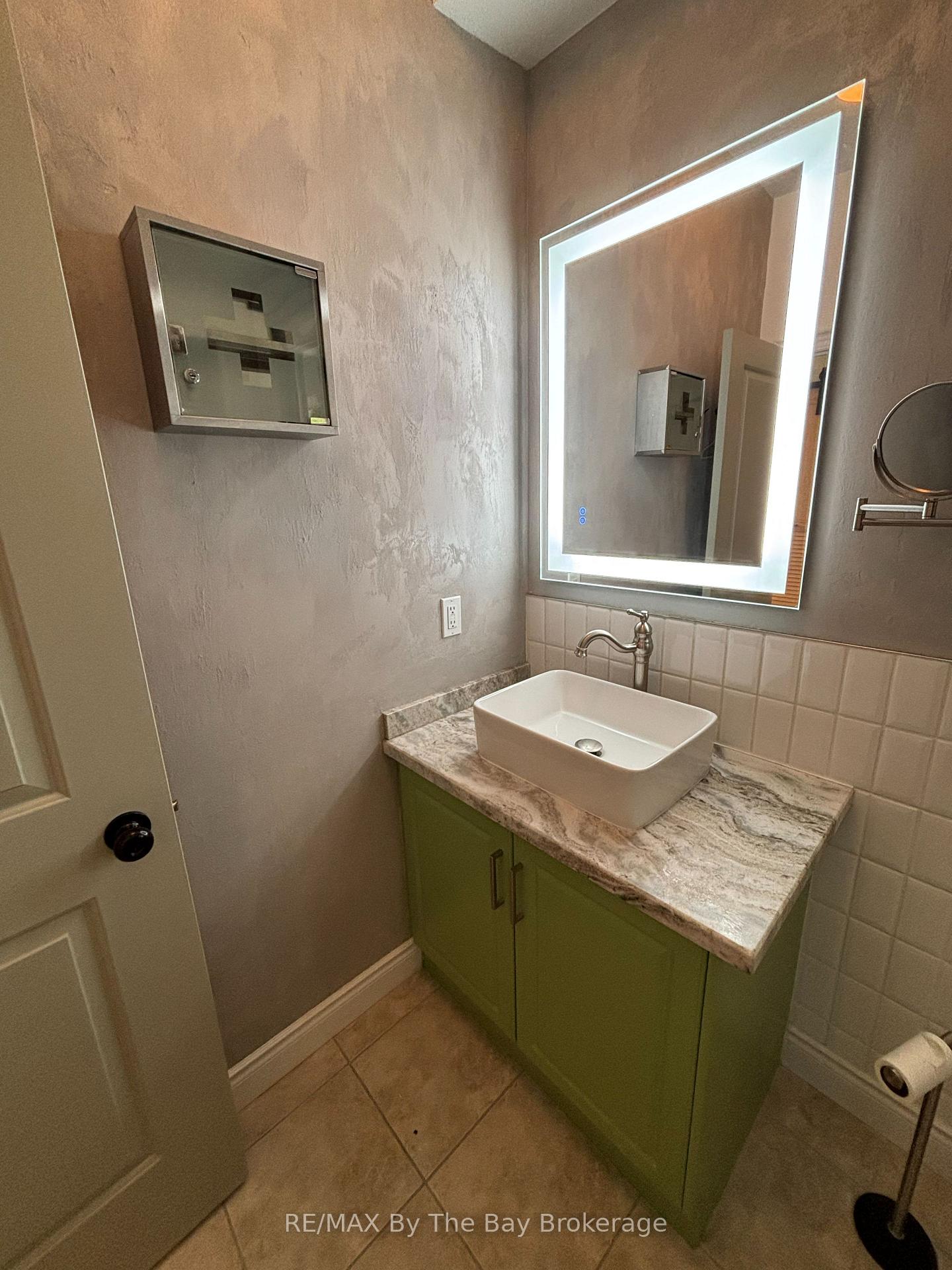 Photo 14 of 300 Stonebridge Boulevard, Wasaga Beach — HOMEH