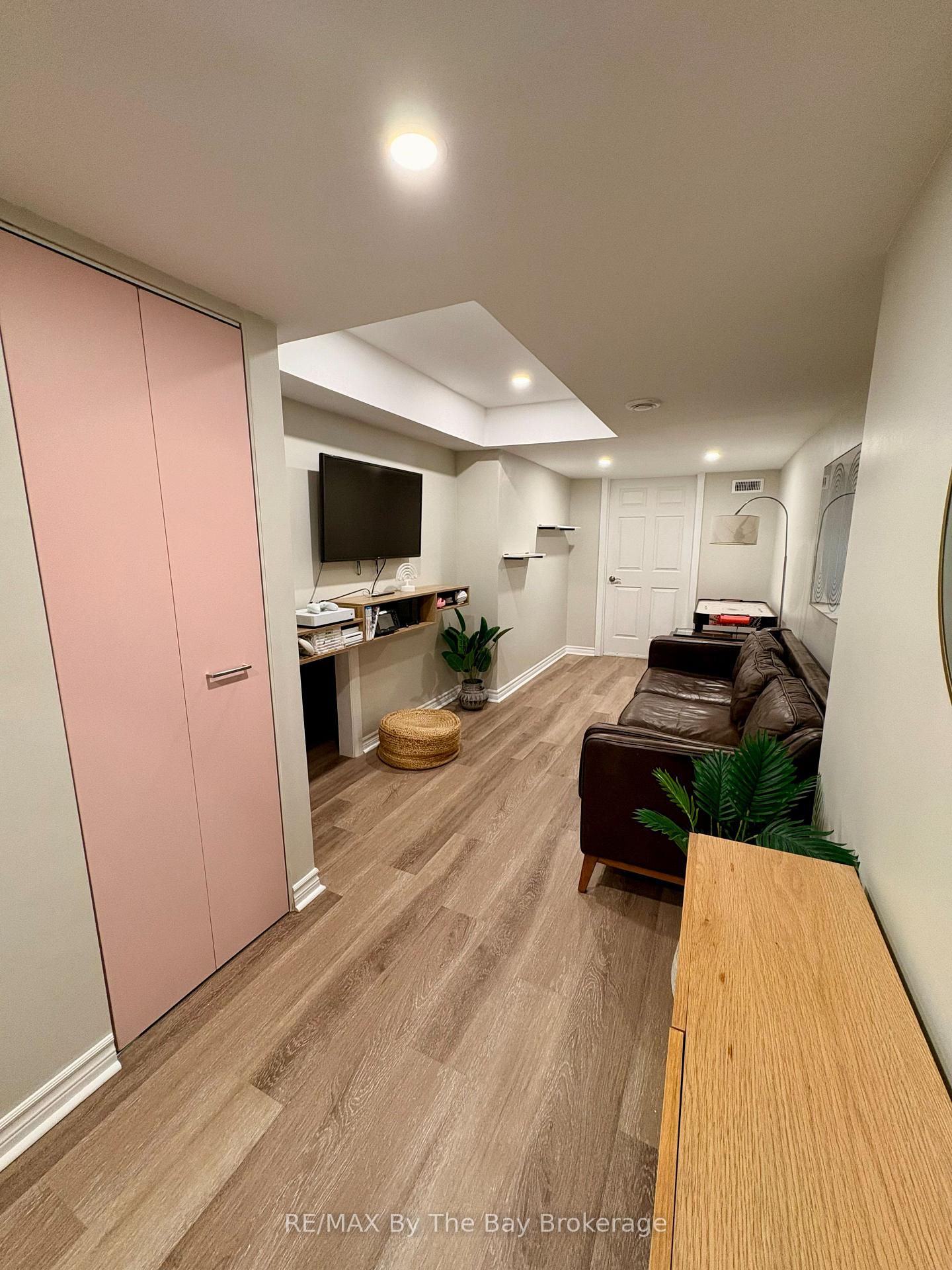 Photo 24 of 300 Stonebridge Boulevard, Wasaga Beach — HOMEH