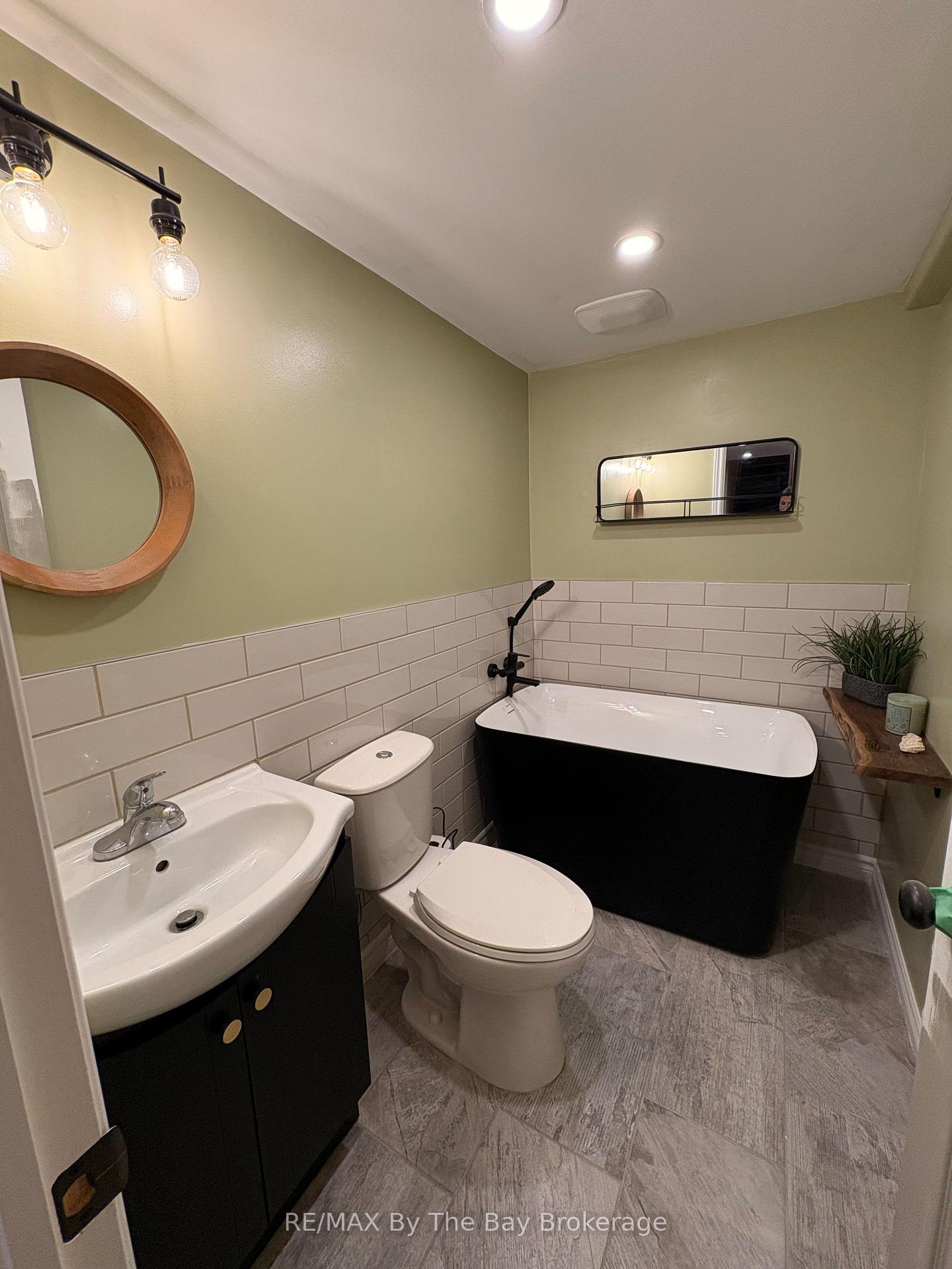 Photo 30 of 300 Stonebridge Boulevard, Wasaga Beach — HOMEH