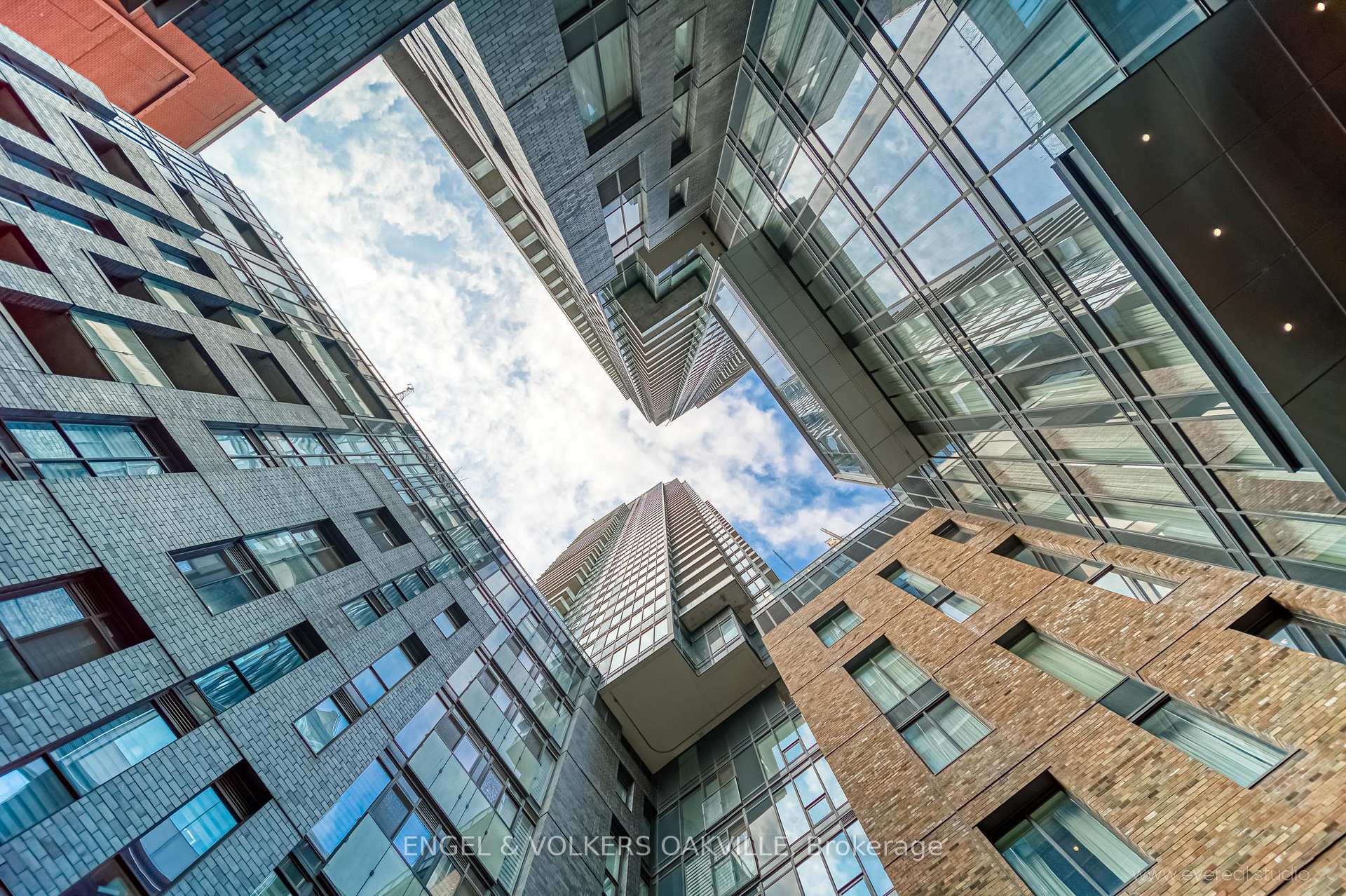 Photo 18 of Unit 2602, 115 Blue Jays Way, Toronto, Waterfront Communities — HOMEH