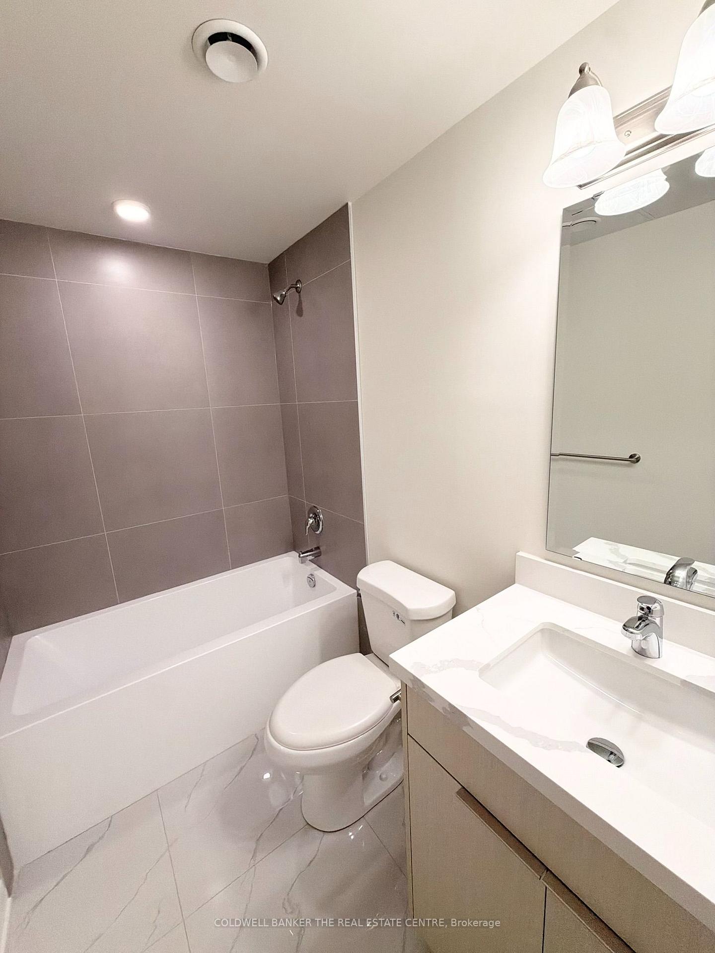 Photo 10 of Unit 302, 2839 Jane Street, North York, Glenfield-Jane Heights — HOMEH