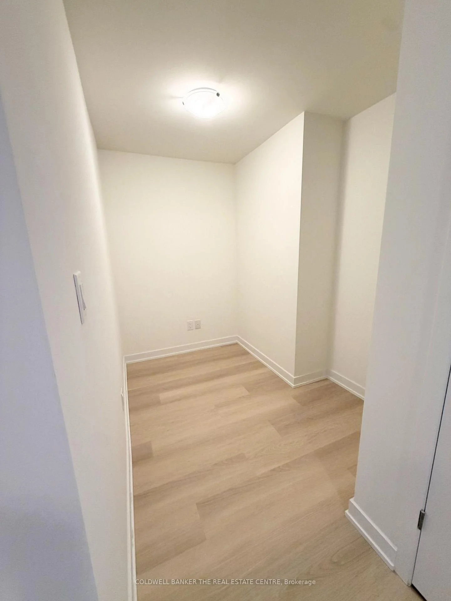 Photo 8 of Unit 302, 2839 Jane Street, North York, Glenfield-Jane Heights — HOMEH