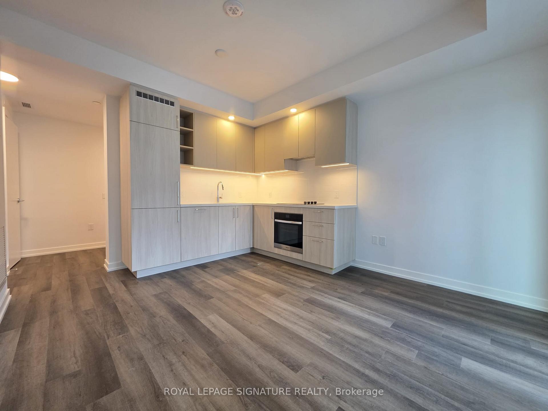 Photo 2 of Unit 2106, 21 Meadowdale Road, Vaughan, Vaughan Corporate Centre — HOMEH