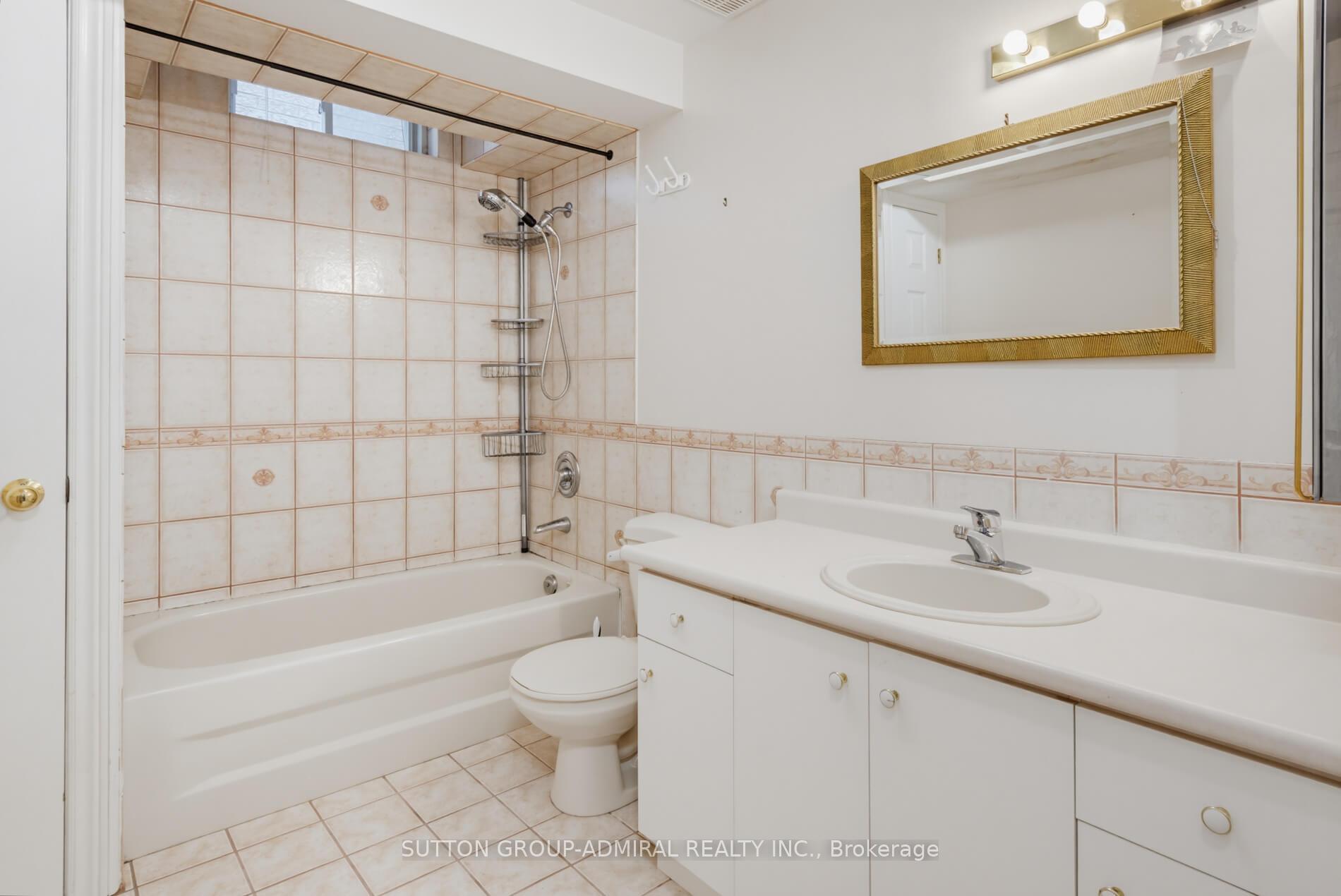 Photo 24 of 27 Pine Hollow Crescent, Vaughan, Maple — HOMEH