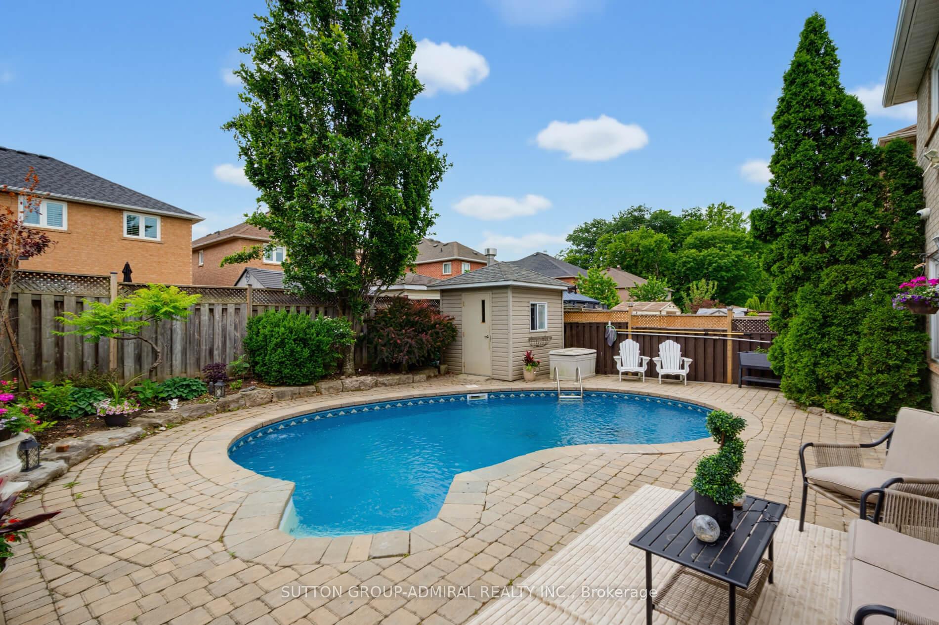 Photo 25 of 27 Pine Hollow Crescent, Vaughan, Maple — HOMEH