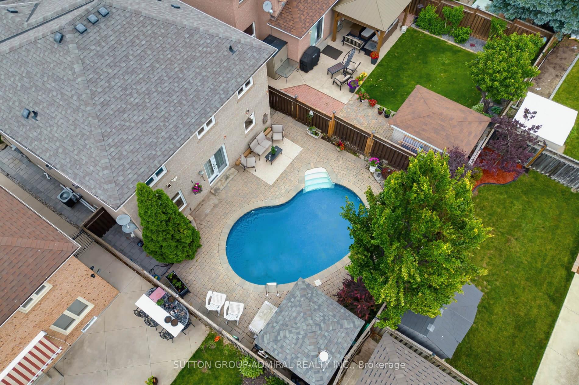 Photo 31 of 27 Pine Hollow Crescent, Vaughan, Maple — HOMEH