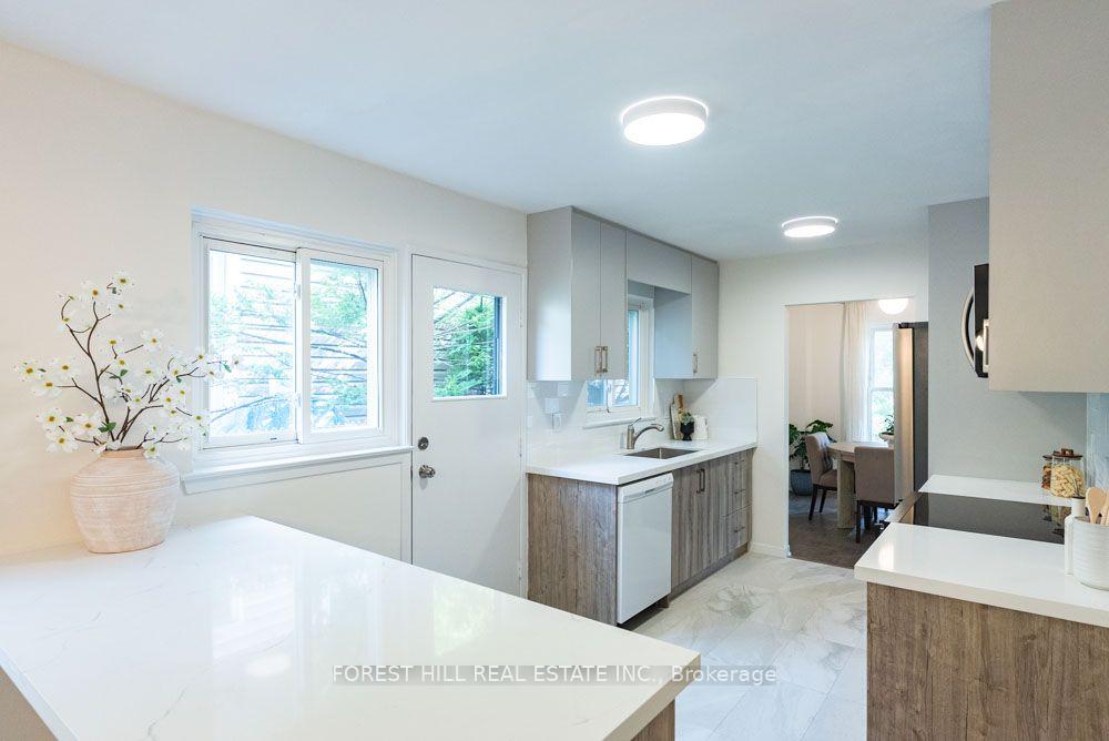 Photo 10 of 6 Snowshoe Crescent, Markham, German Mills — HOMEH