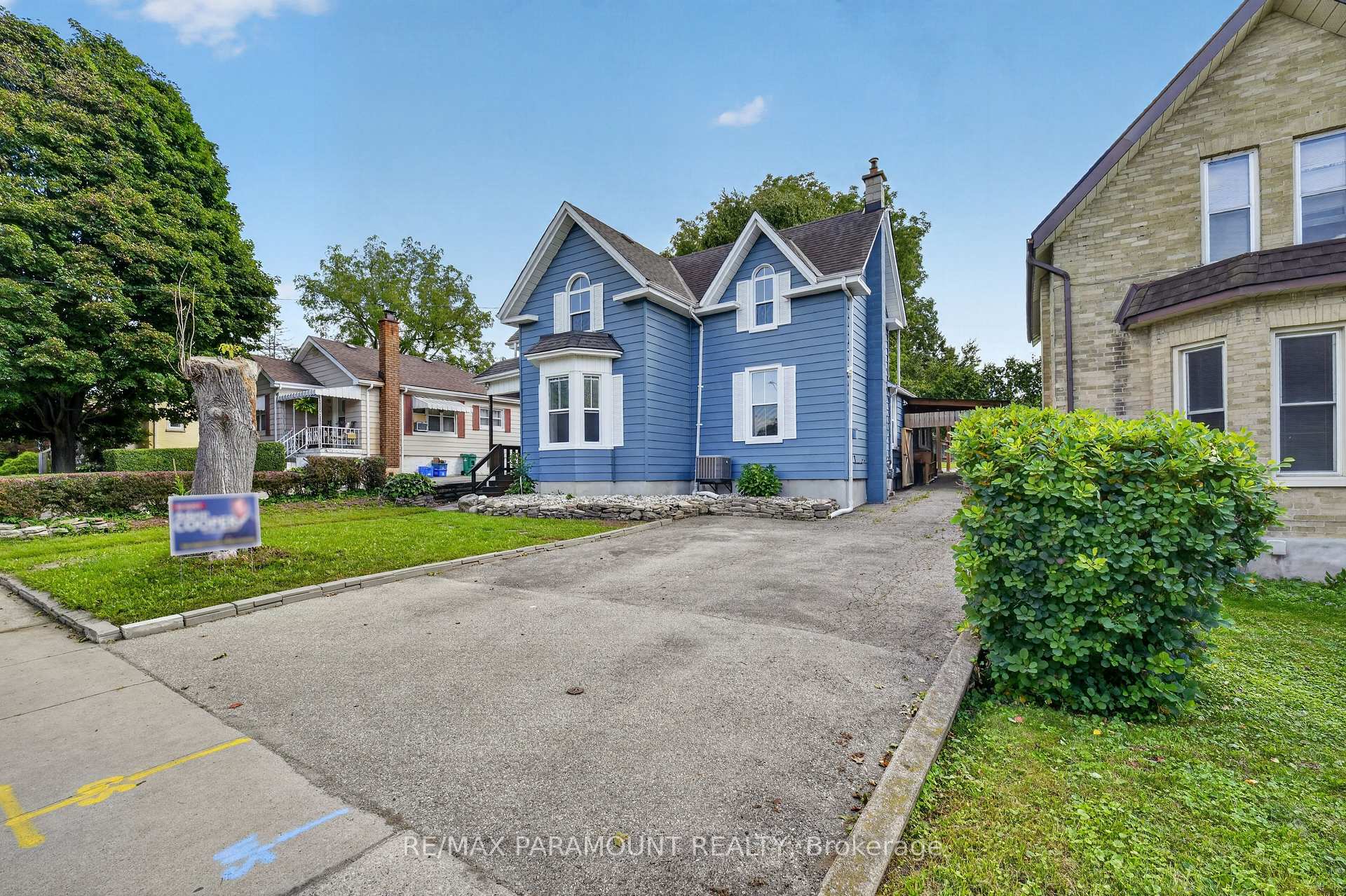 Photo 2 of 83 Concession Street, Cambridge, Christopher-Champlain — HOMEH