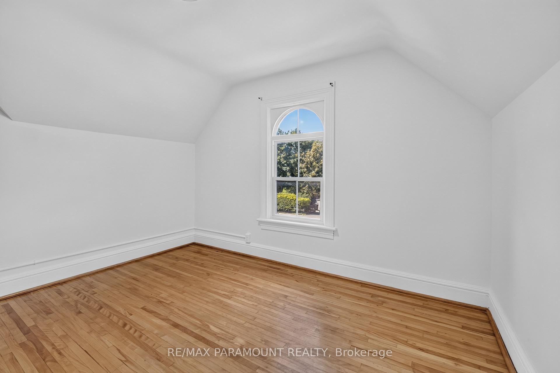 Photo 32 of 83 Concession Street, Cambridge, Christopher-Champlain — HOMEH