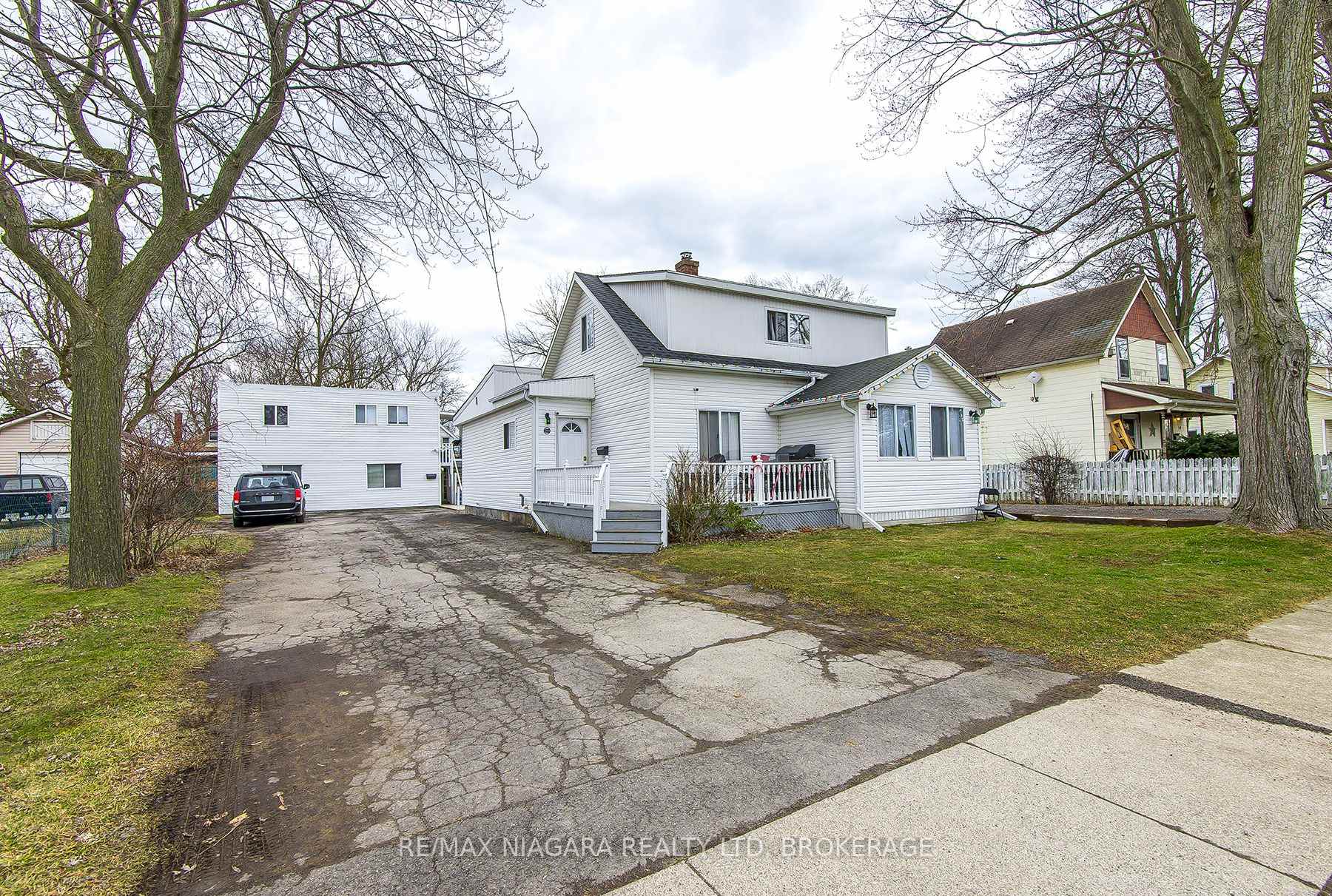 Photo of 255 Mellanby Avenue
