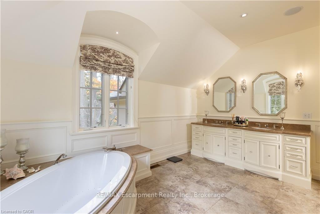 Photo 31 of 1081 Argyle Drive, Oakville, Morrison — HOMEH