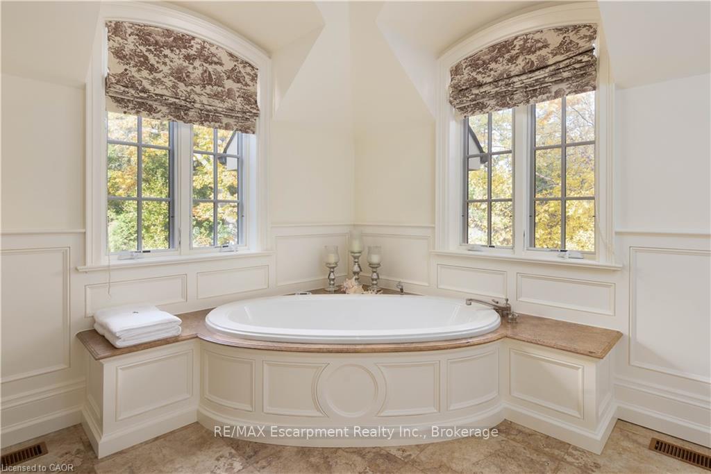 Photo 32 of 1081 Argyle Drive, Oakville, Morrison — HOMEH