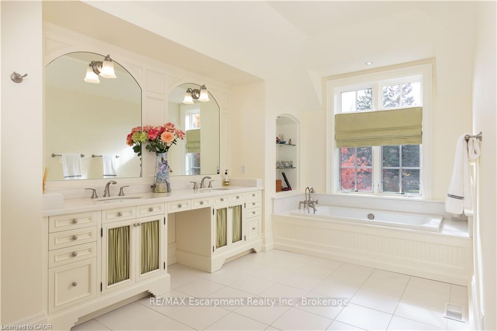 Photo 35 of 1081 Argyle Drive, Oakville, Morrison — HOMEH