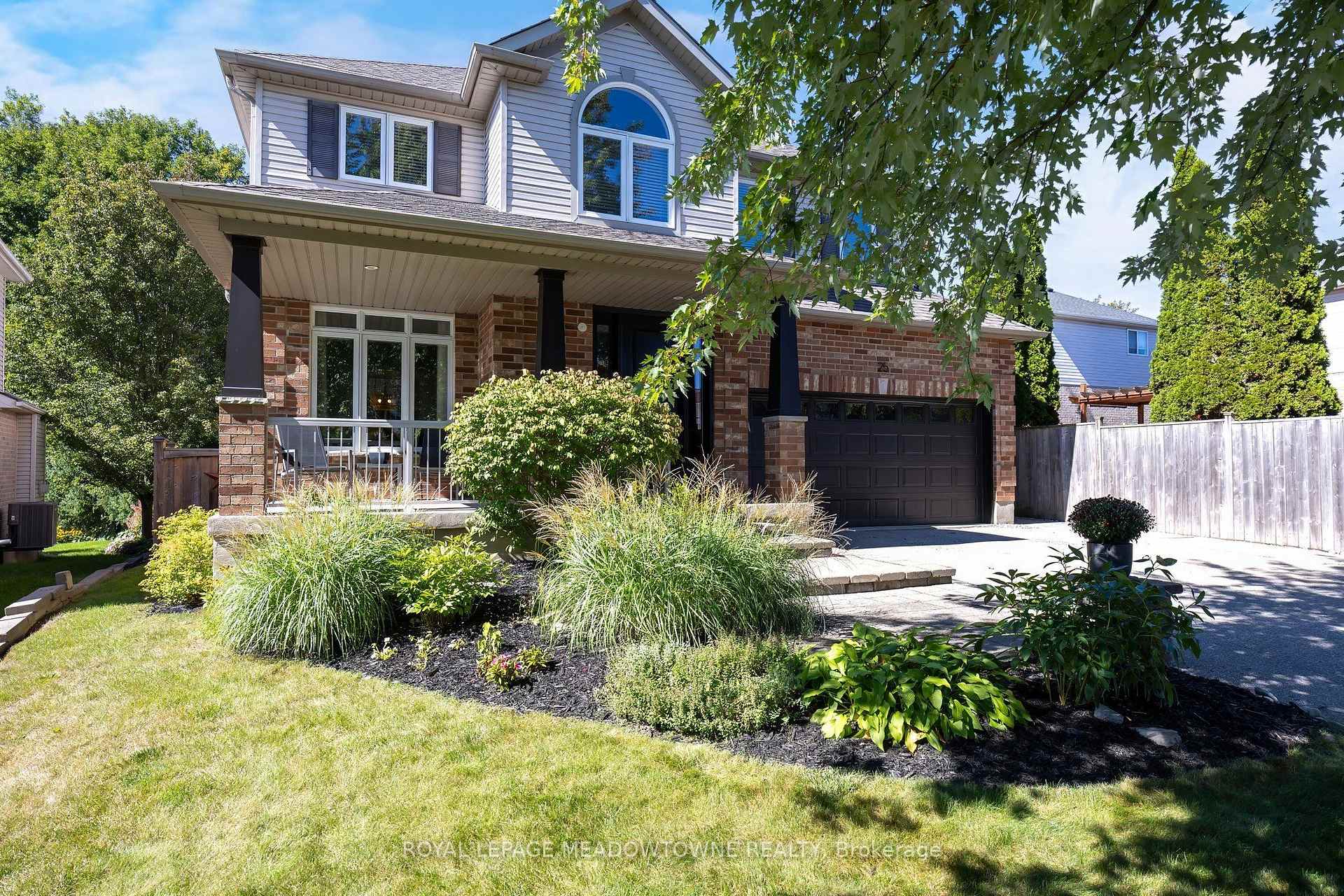 Photo 2 of 25 Salmon Way, Halton Hills, Acton — HOMEH