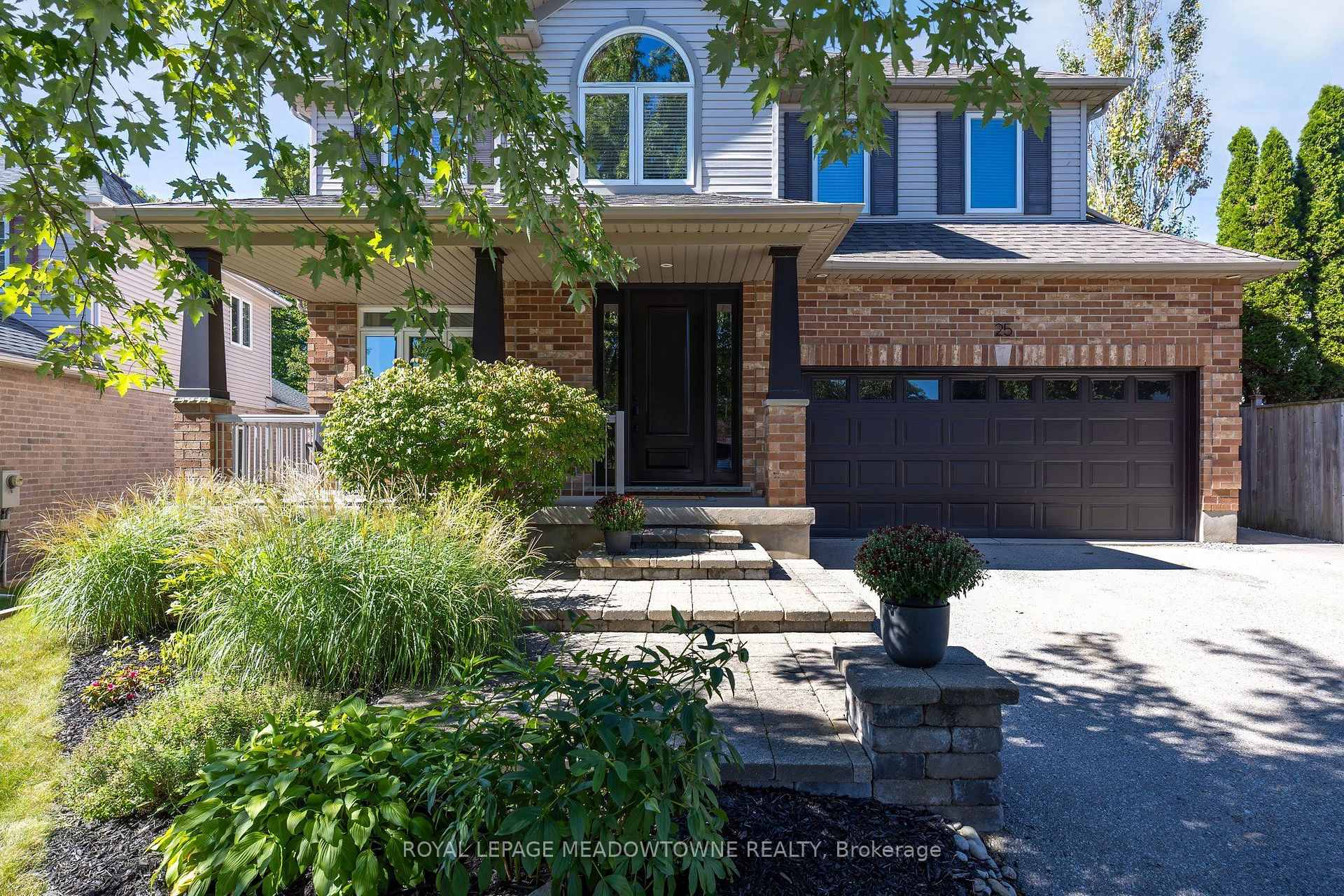Photo 4 of 25 Salmon Way, Halton Hills, Acton — HOMEH