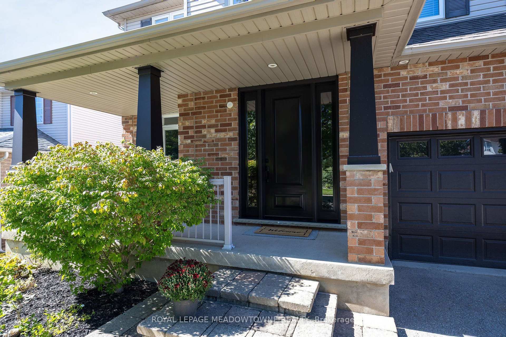 Photo 5 of 25 Salmon Way, Halton Hills, Acton — HOMEH