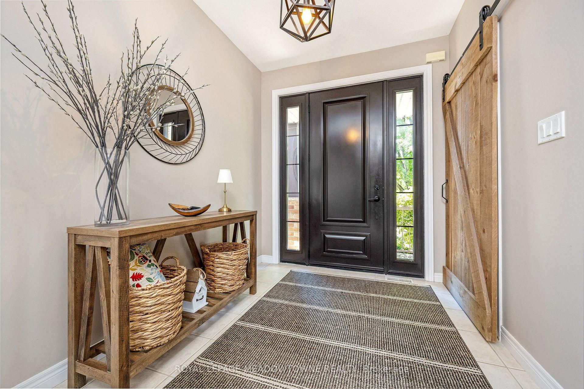 Photo 8 of 25 Salmon Way, Halton Hills, Acton — HOMEH