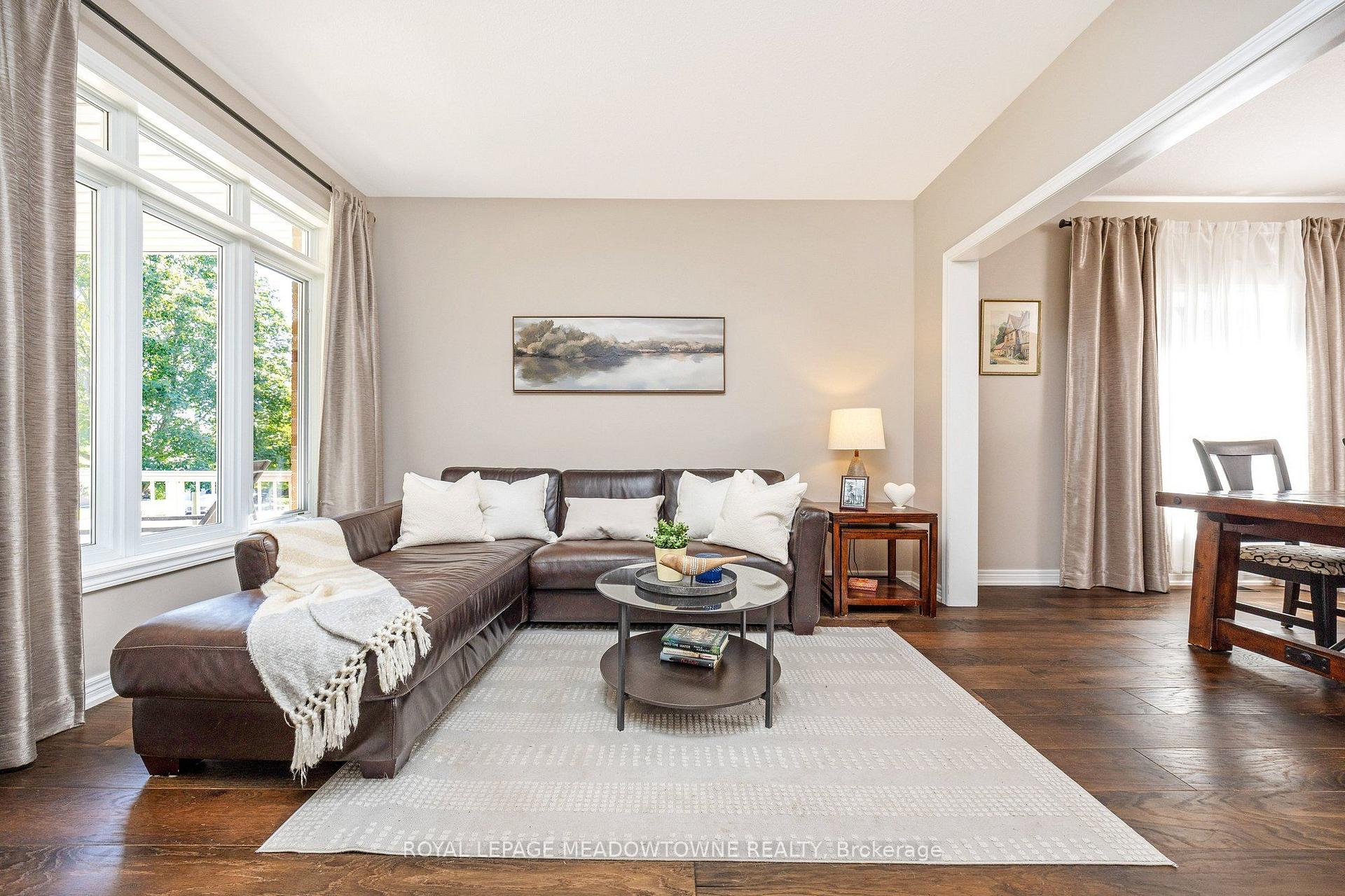 Photo 10 of 25 Salmon Way, Halton Hills, Acton — HOMEH