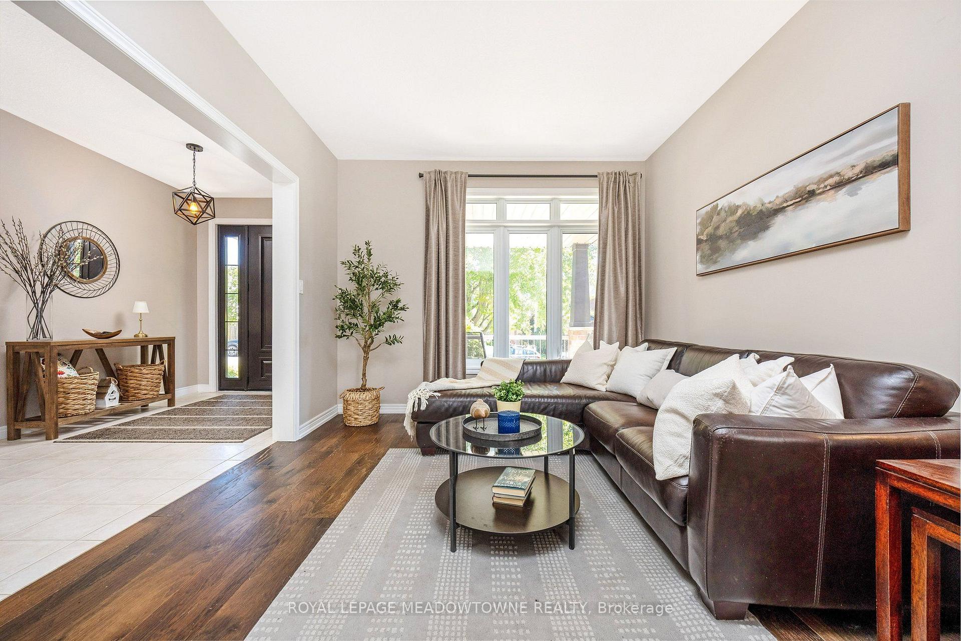 Photo 12 of 25 Salmon Way, Halton Hills, Acton — HOMEH