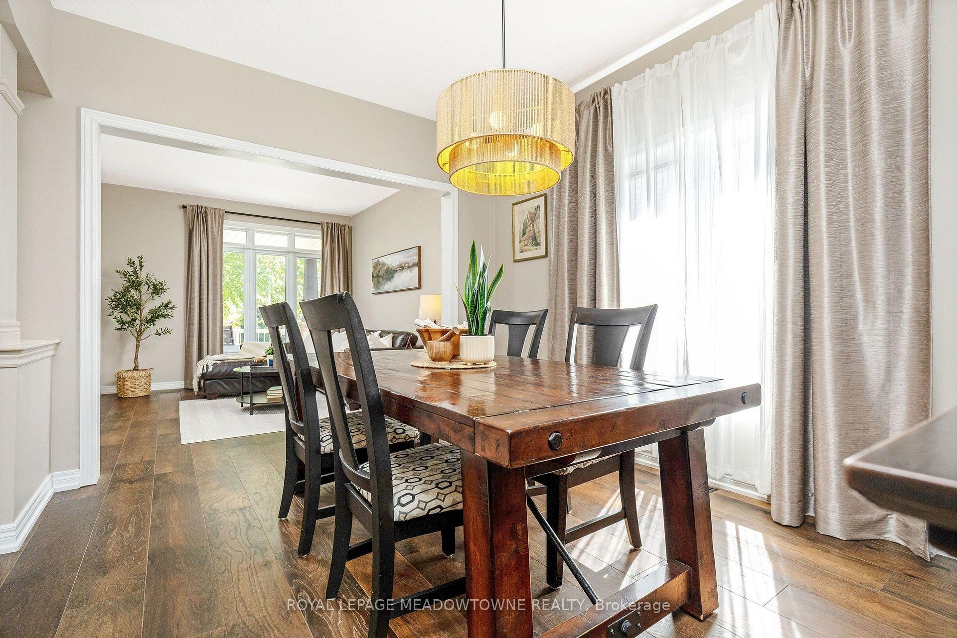 Photo 15 of 25 Salmon Way, Halton Hills, Acton — HOMEH