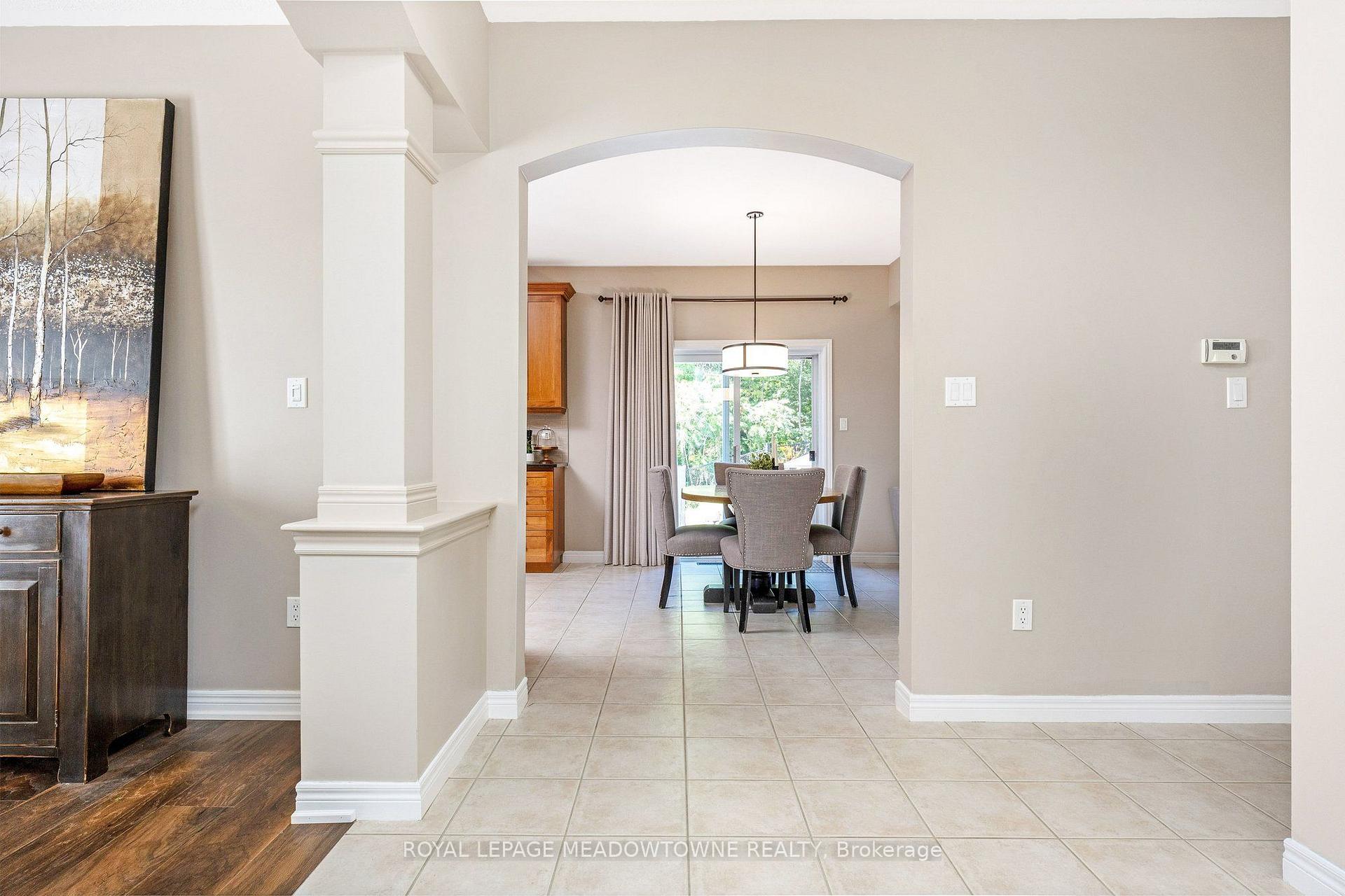 Photo 17 of 25 Salmon Way, Halton Hills, Acton — HOMEH