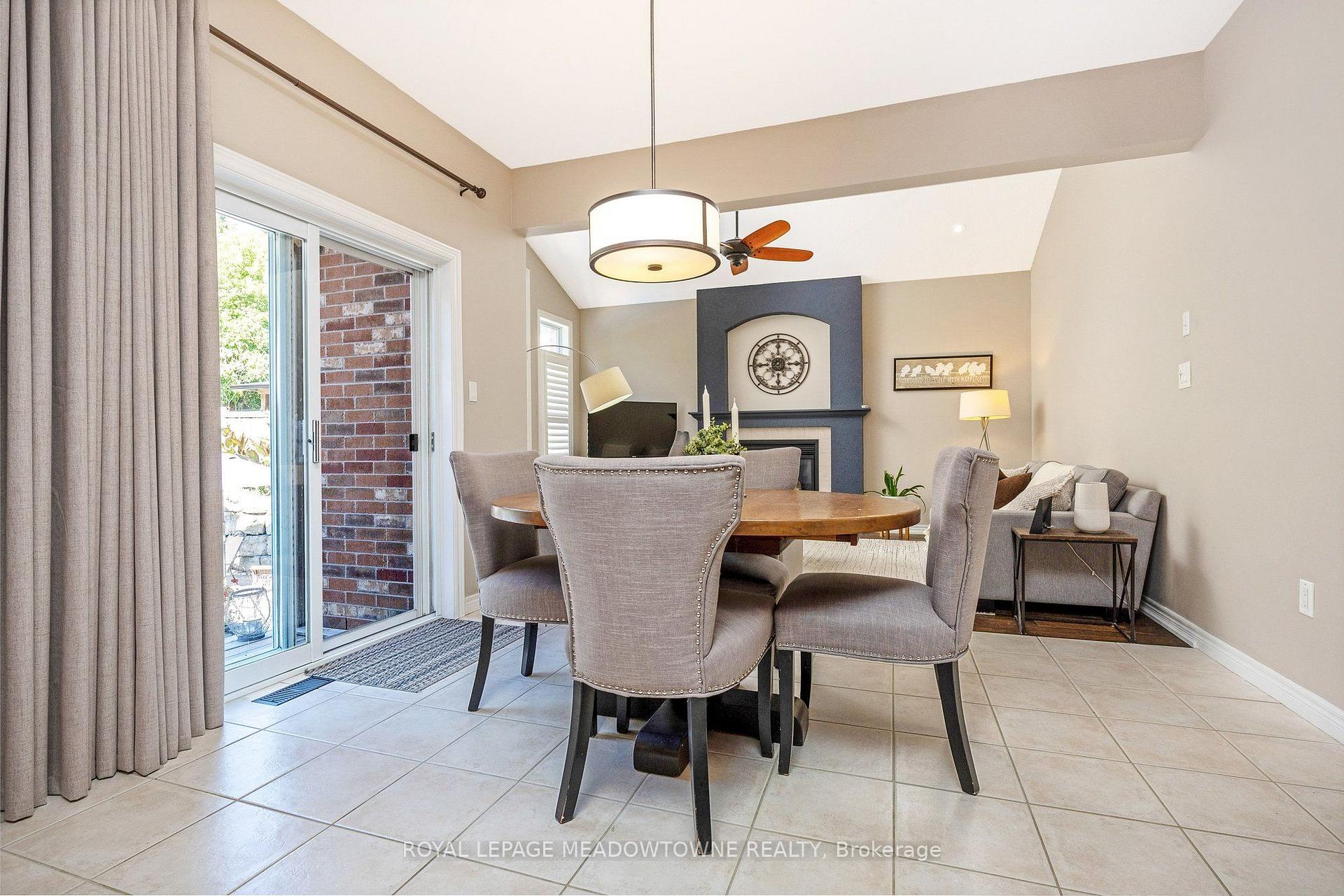 Photo 18 of 25 Salmon Way, Halton Hills, Acton — HOMEH