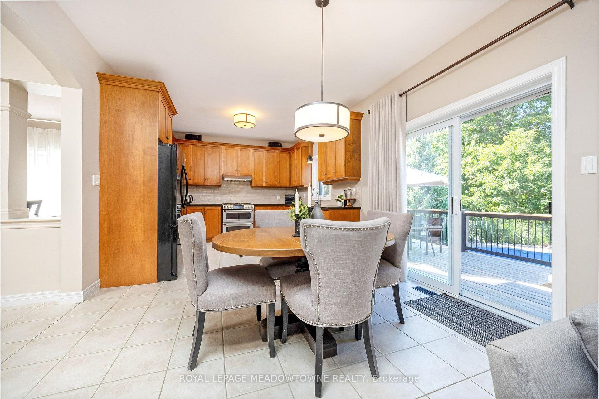 Photo 22 of 25 Salmon Way, Halton Hills, Acton — HOMEH