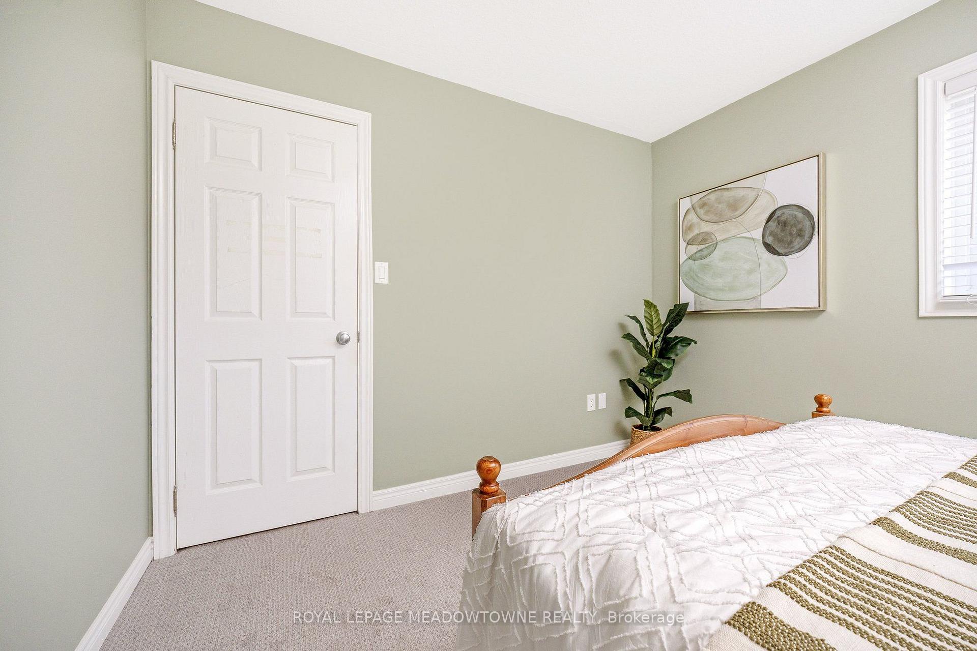 Photo 37 of 25 Salmon Way, Halton Hills, Acton — HOMEH