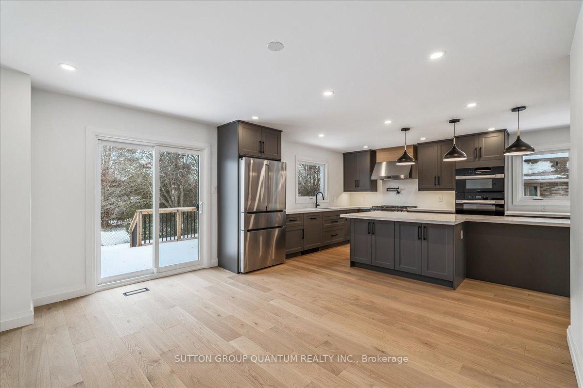 Photo 13 of 82 Marilyn Street, Caledon, Caledon East — HOMEH