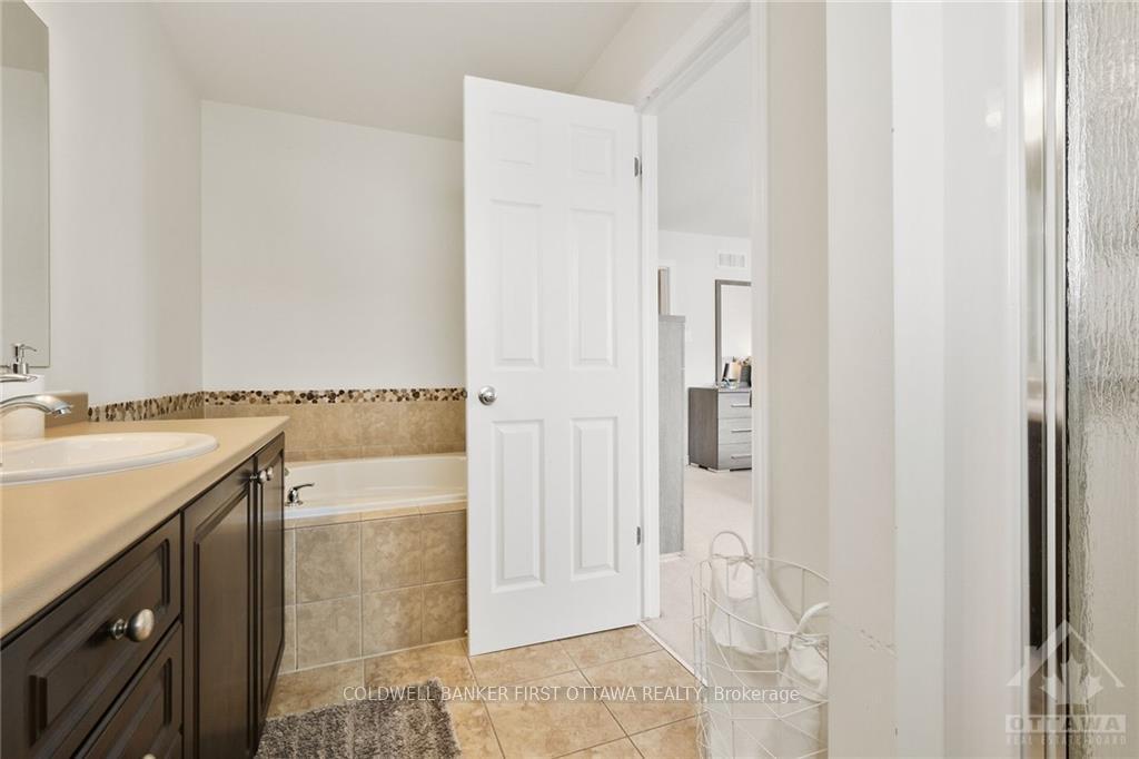 Photo 18 of 703 Whaley Ridge, Ottawa, Avalon East — HOMEH