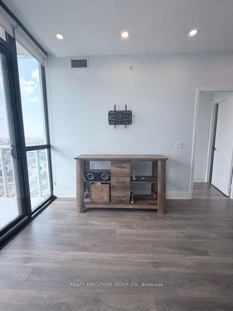 Photo 7 of Unit 1706, 2916 Highway 7 Road, Vaughan, Concord — HOMEH