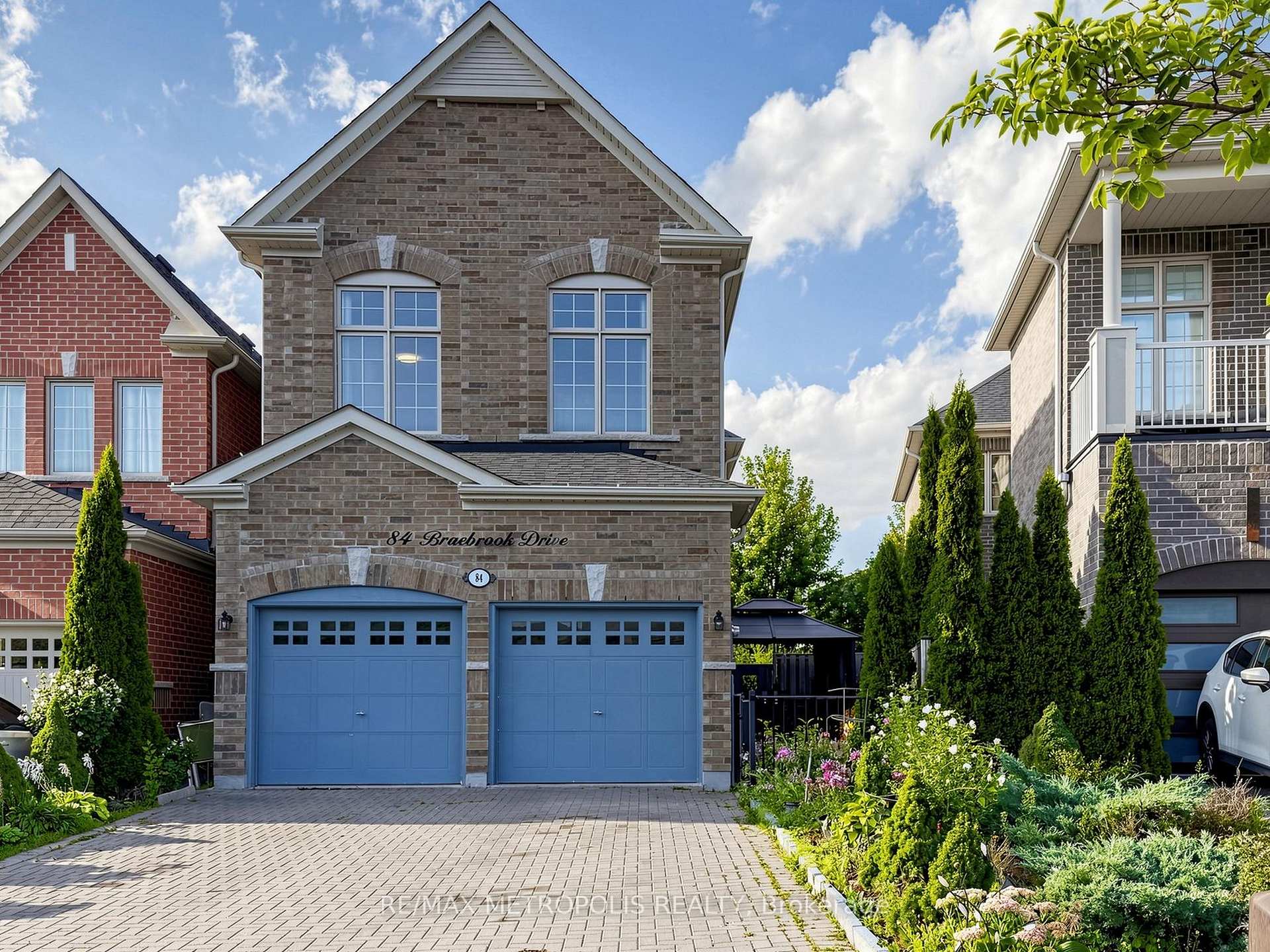 Photo 3 of 84 Braebrook Drive, Whitby, Rolling Acres — HOMEH