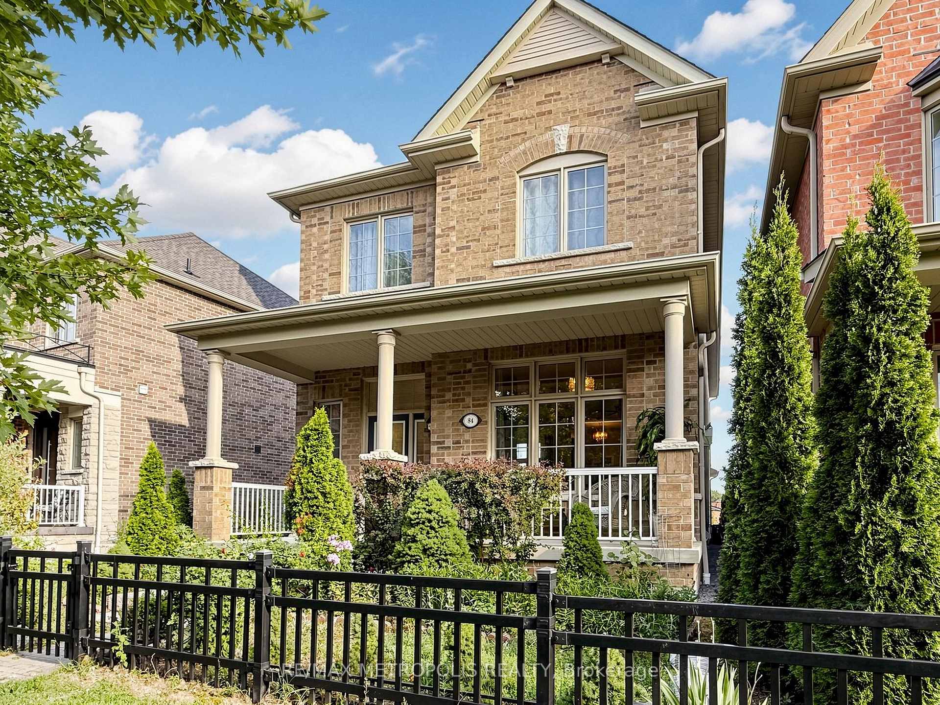 Photo 4 of 84 Braebrook Drive, Whitby, Rolling Acres — HOMEH