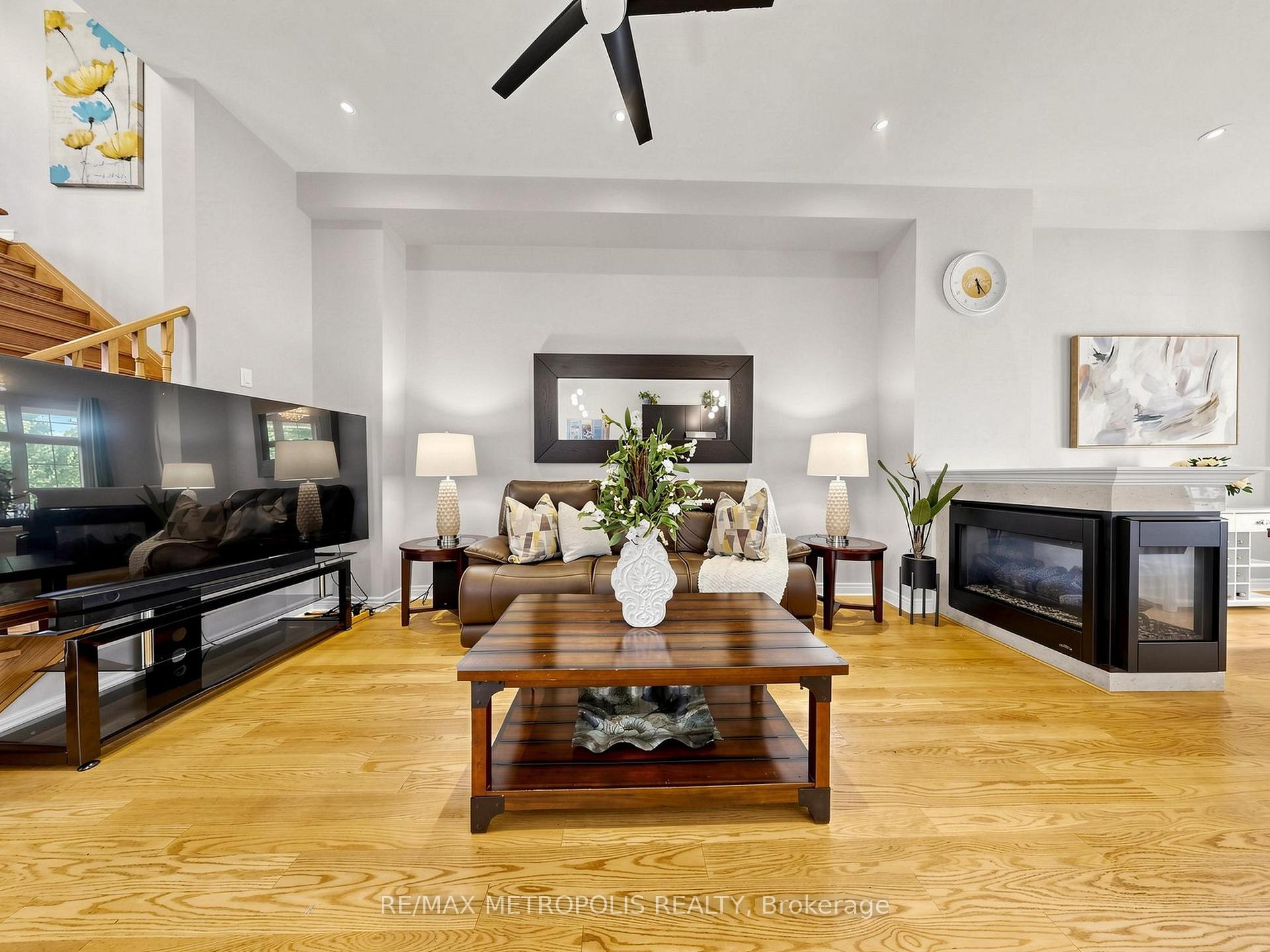 Photo 9 of 84 Braebrook Drive, Whitby, Rolling Acres — HOMEH