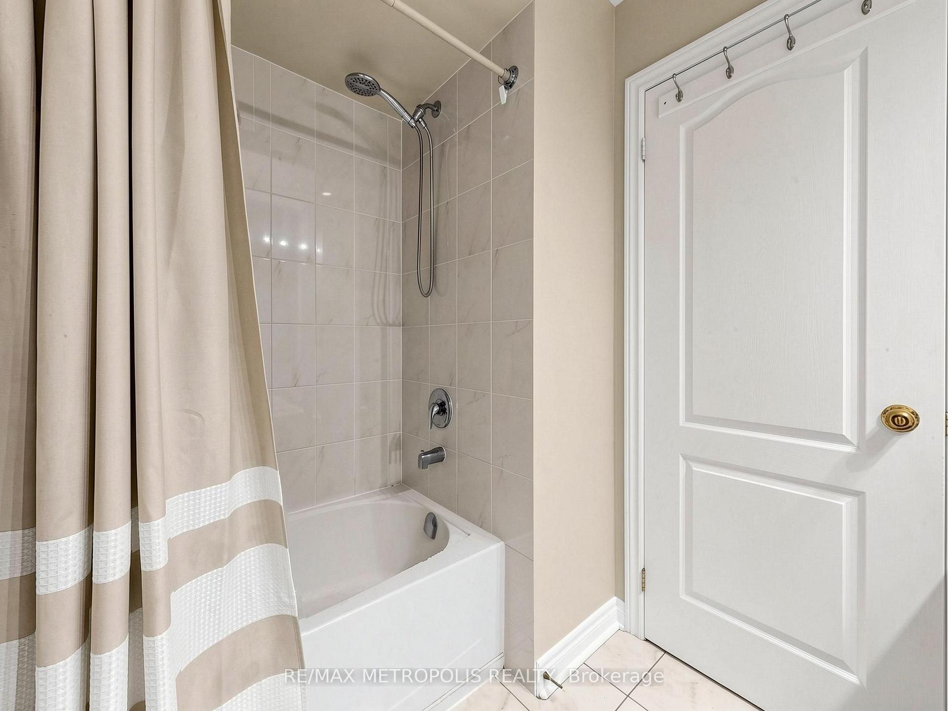 Photo 24 of 84 Braebrook Drive, Whitby, Rolling Acres — HOMEH