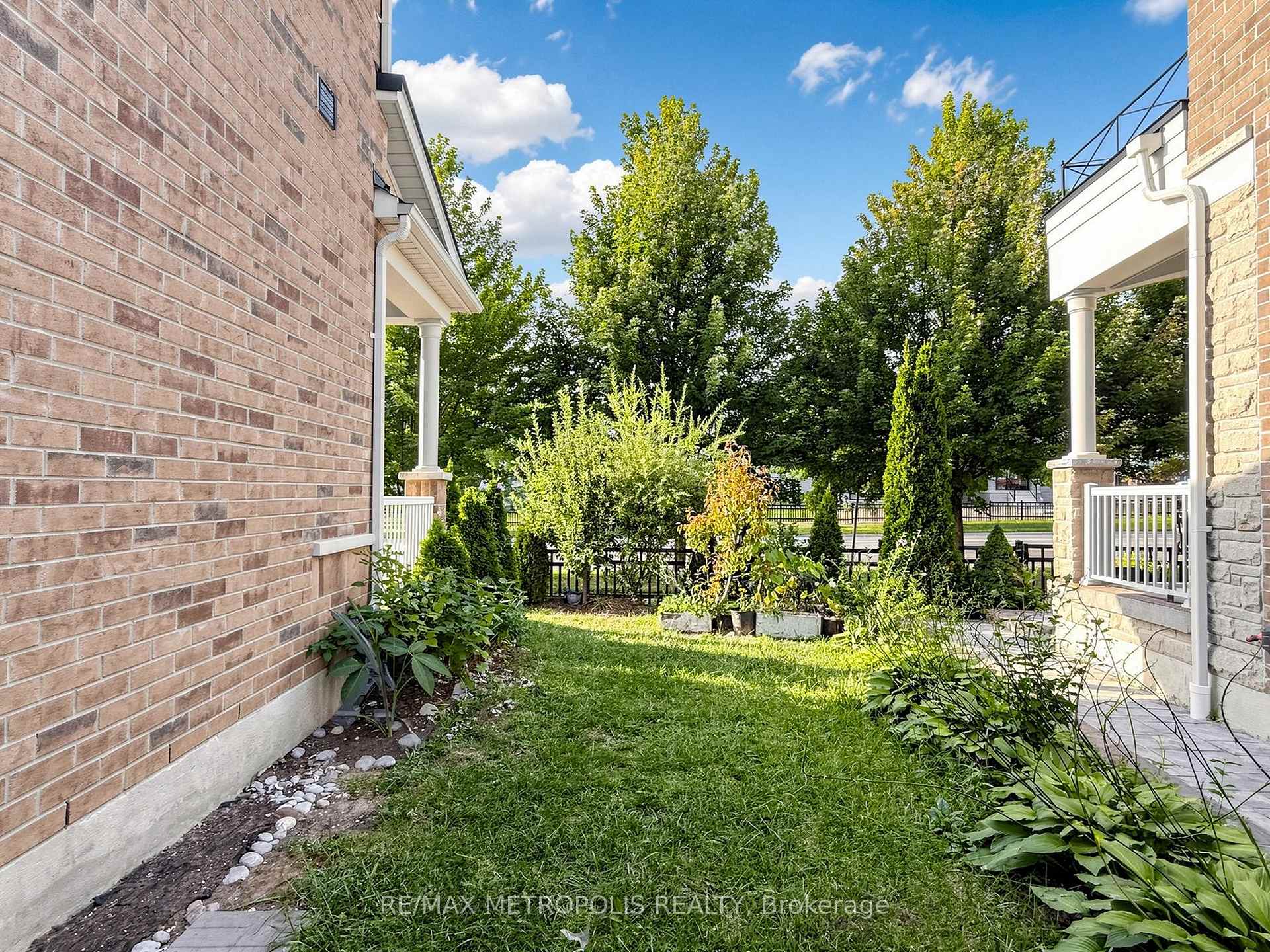 Photo 43 of 84 Braebrook Drive, Whitby, Rolling Acres — HOMEH