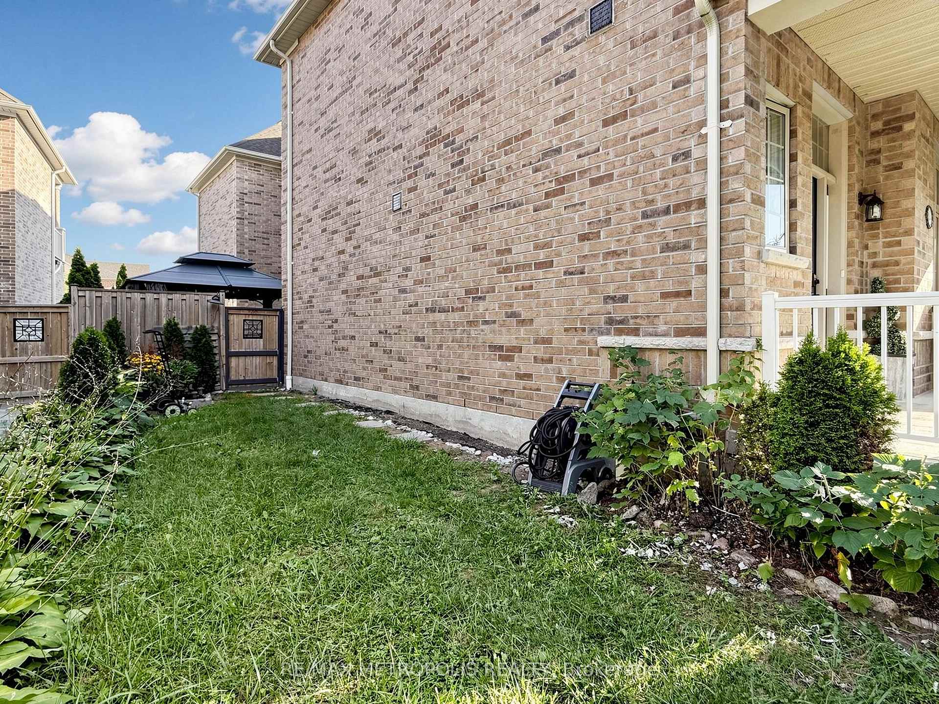 Photo 44 of 84 Braebrook Drive, Whitby, Rolling Acres — HOMEH
