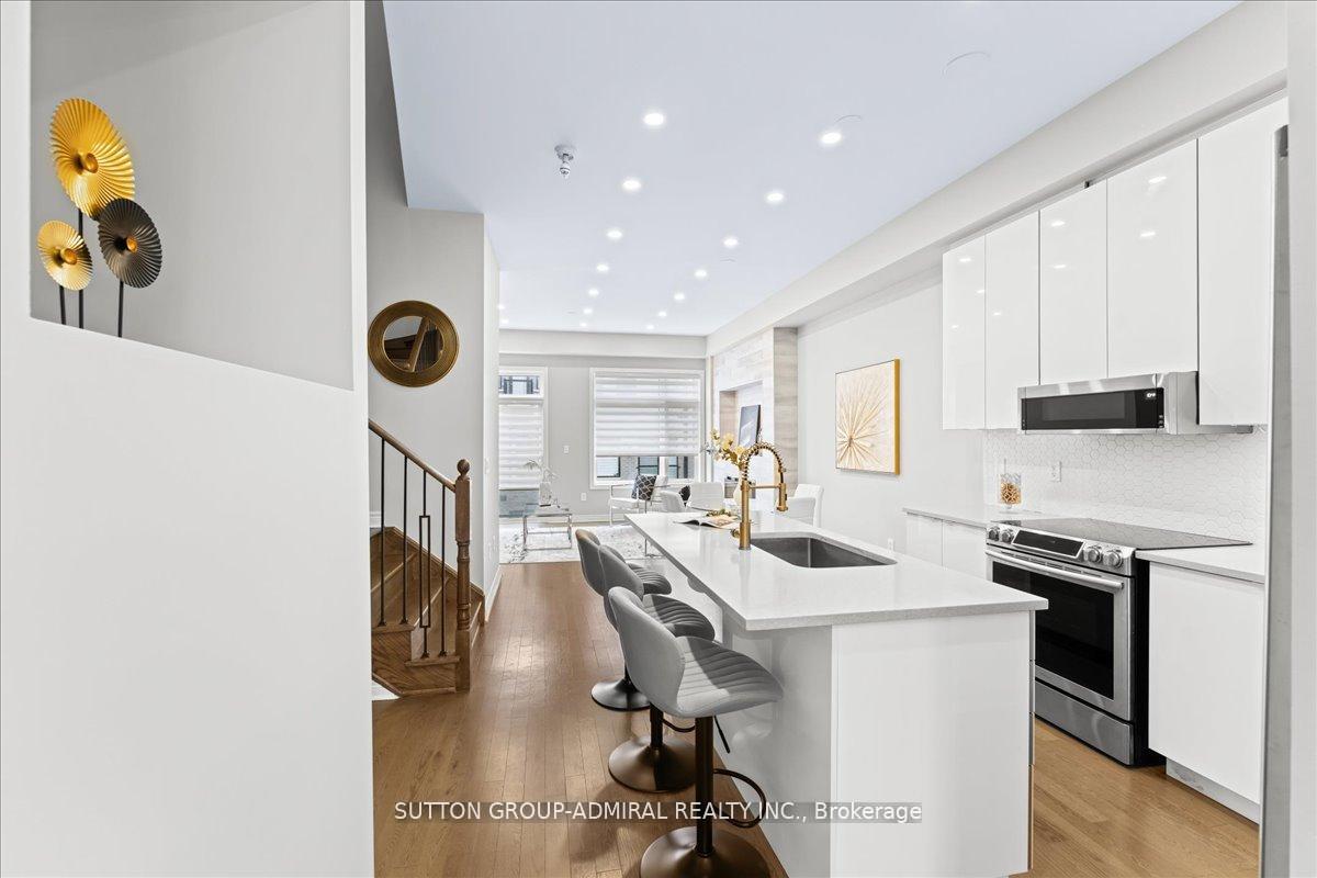 Photo 8 of 131 Lebovic Campus Drive, Vaughan, Patterson — HOMEH