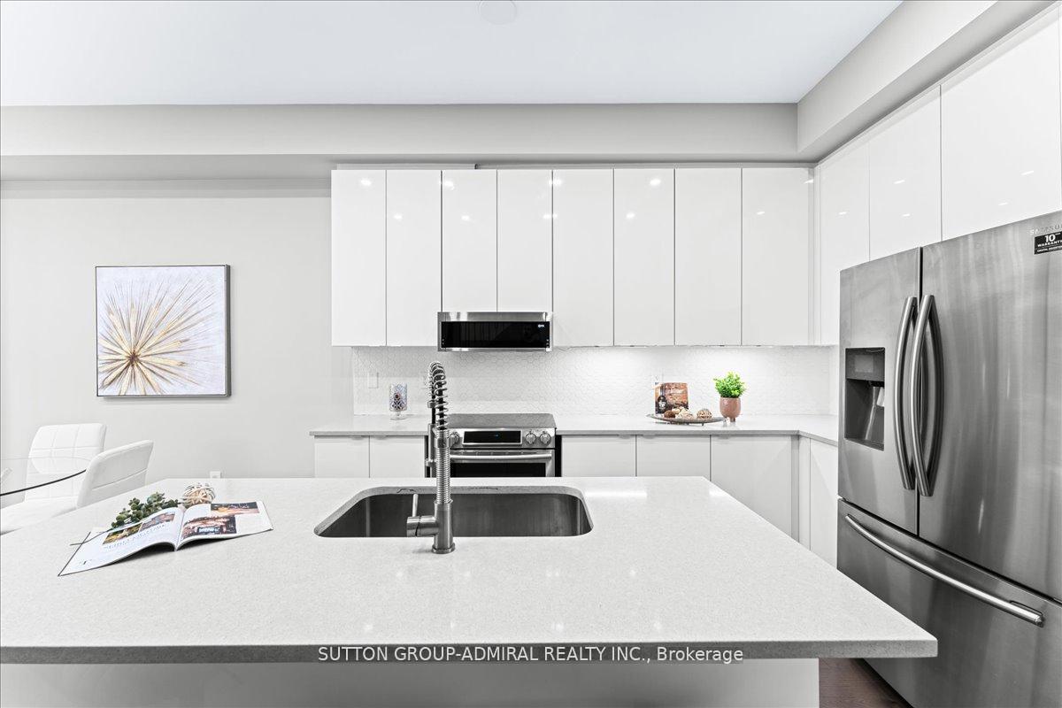 Photo 11 of 131 Lebovic Campus Drive, Vaughan, Patterson — HOMEH