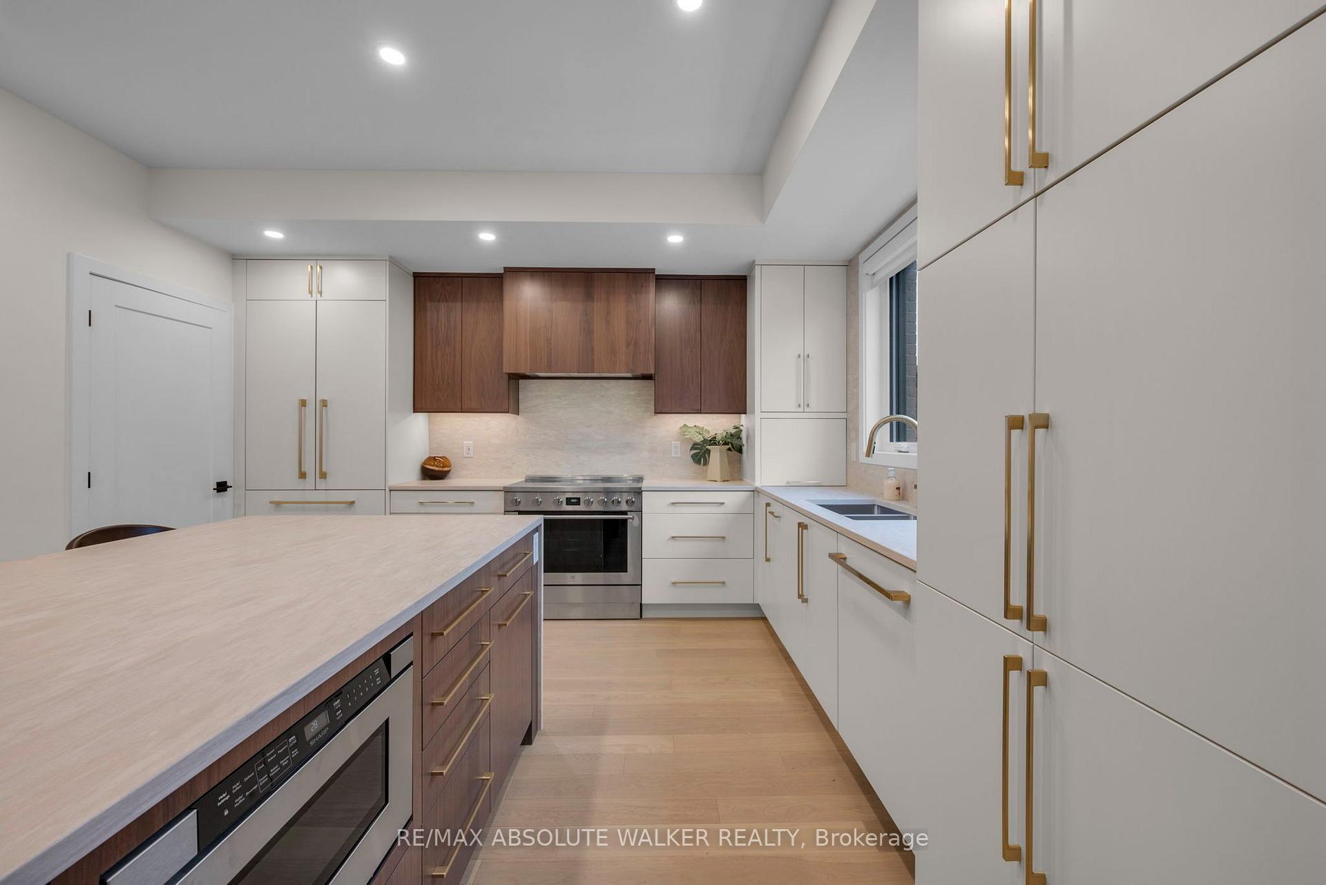Photo 11 of 22 Oblats Avenue, Ottawa, Ottawa East — HOMEH