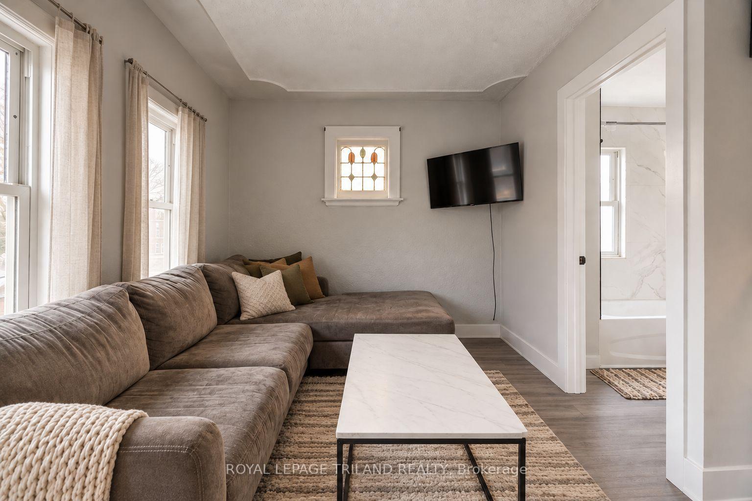 Photo 2 of Unit 10, 425 Mckenzie Avenue, London, South F — HOMEH