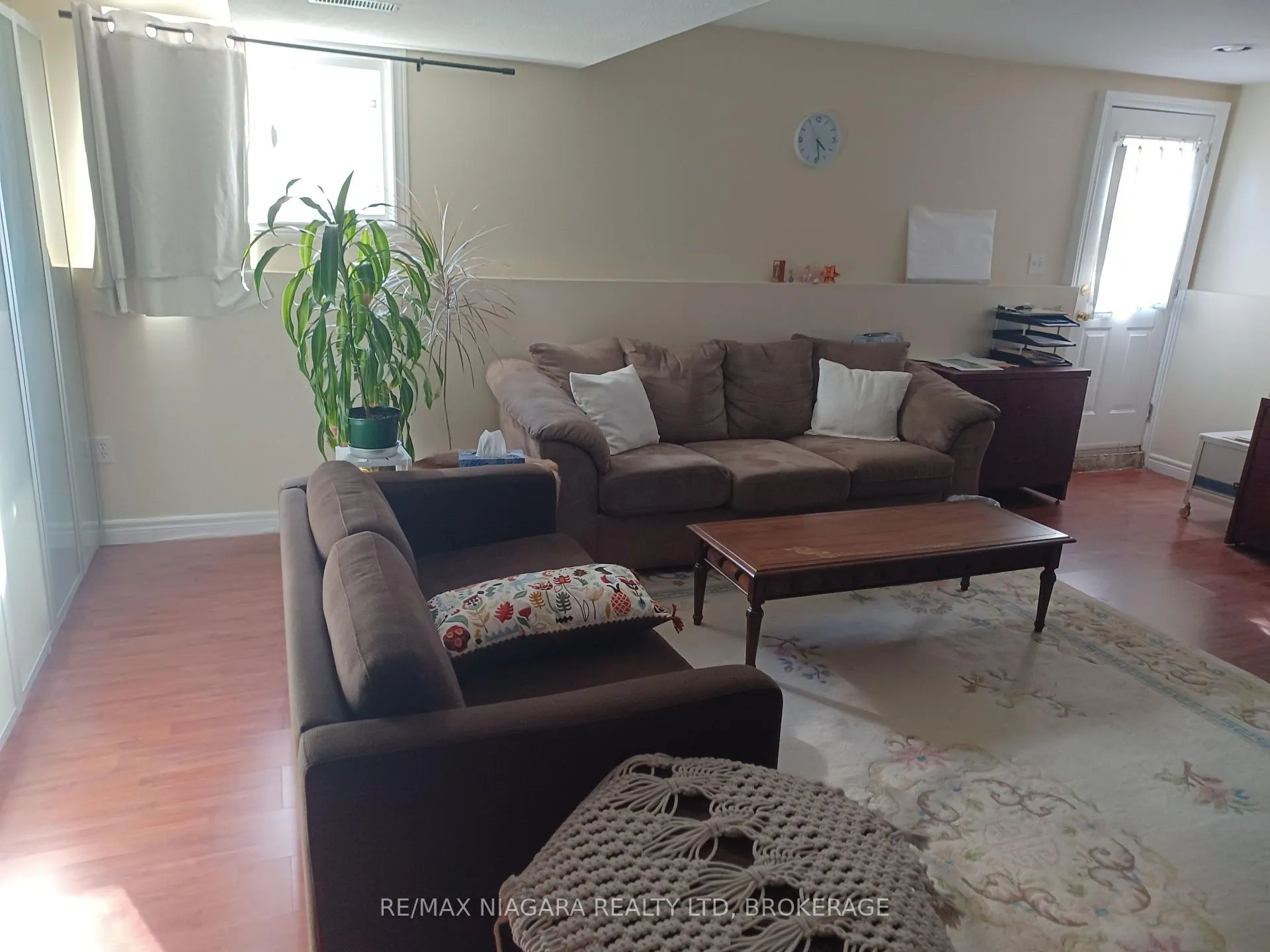 Photo 4 of 8008 Grossi Court, Niagara Falls, Mt. Carmel — HOMEH