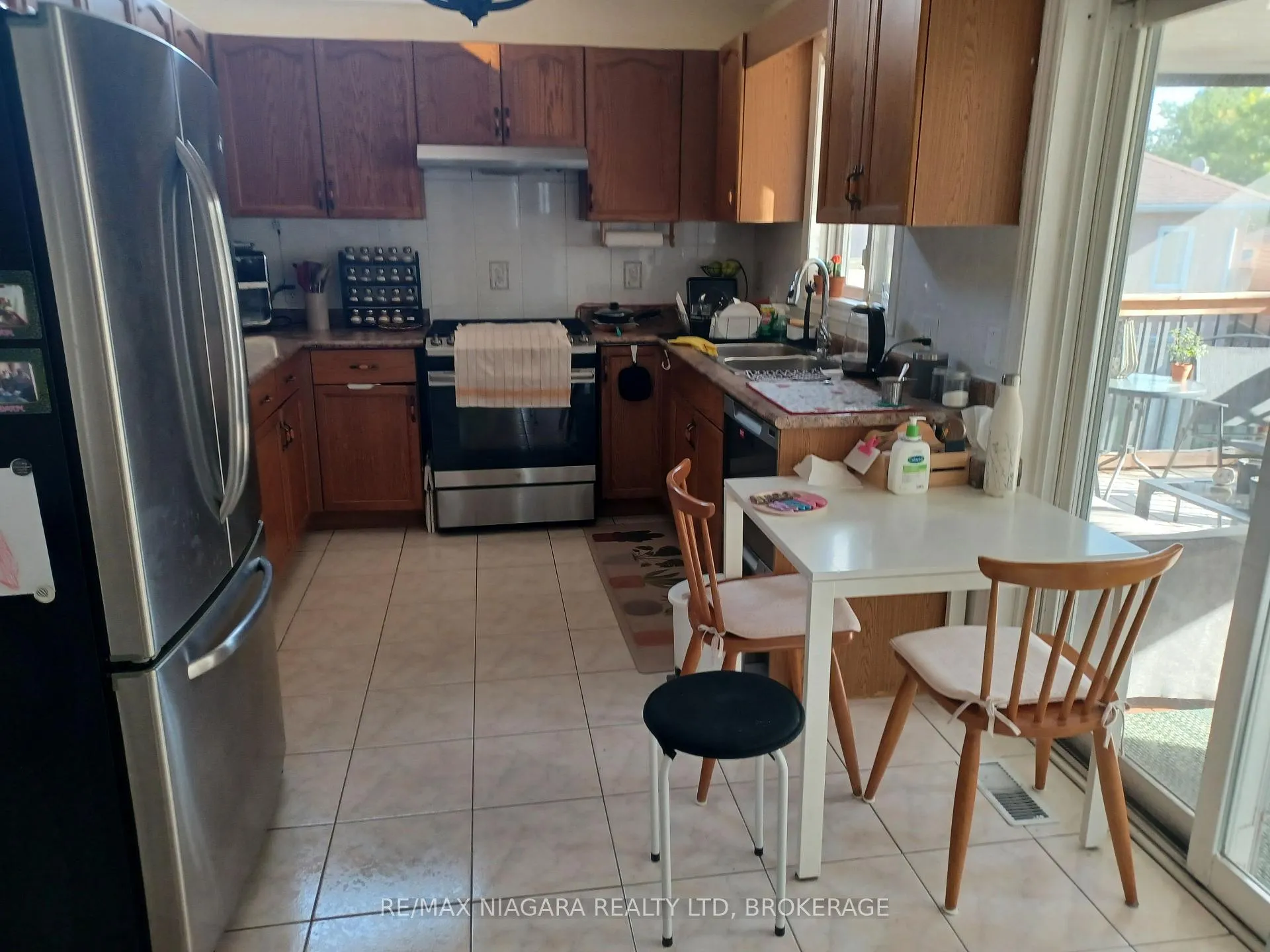 Photo 9 of 8008 Grossi Court, Niagara Falls, Mt. Carmel — HOMEH