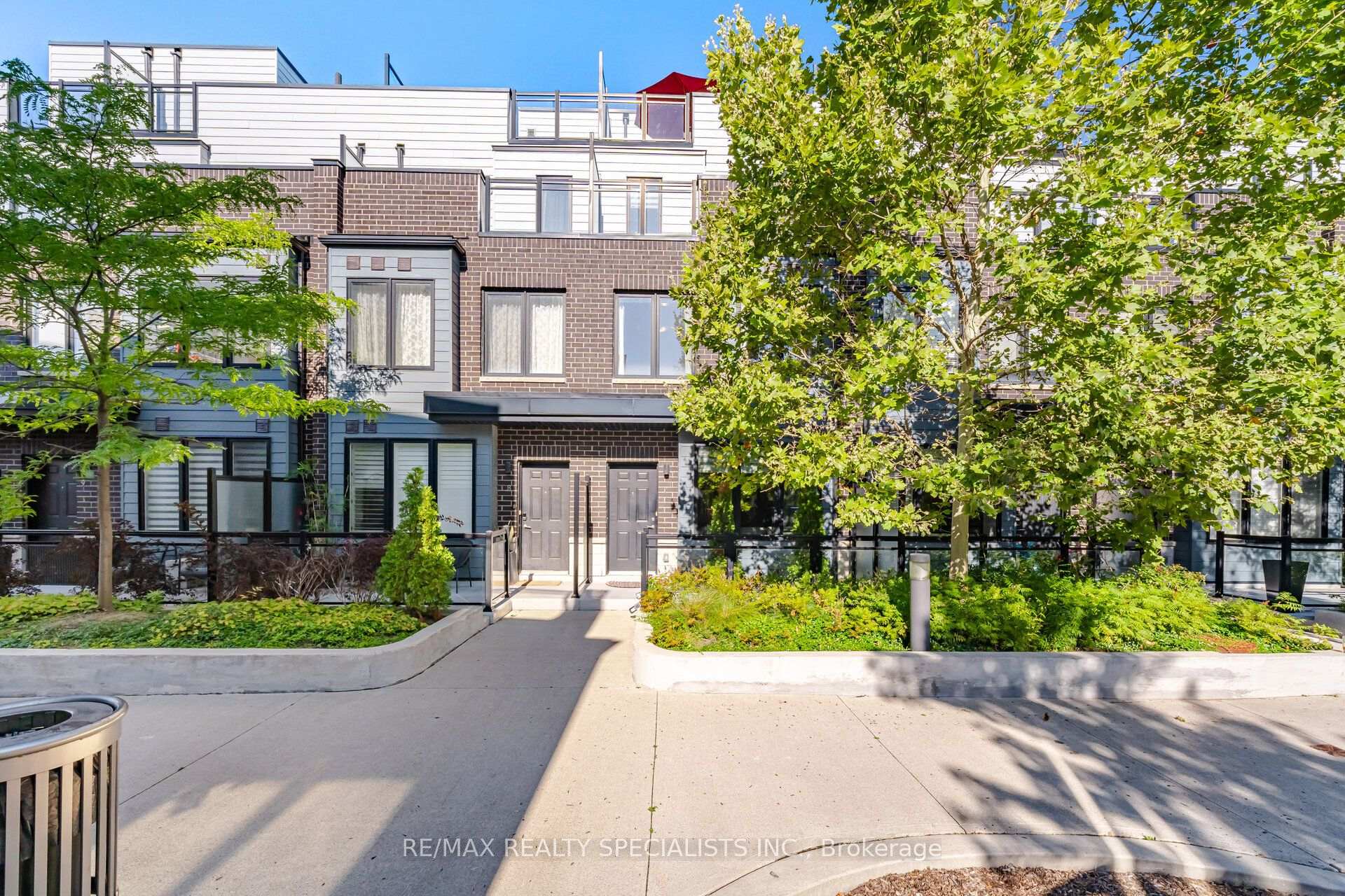 Photo 2 of Unit 7, 2232 Bromsgrove Road, Mississauga, Clarkson — HOMEH