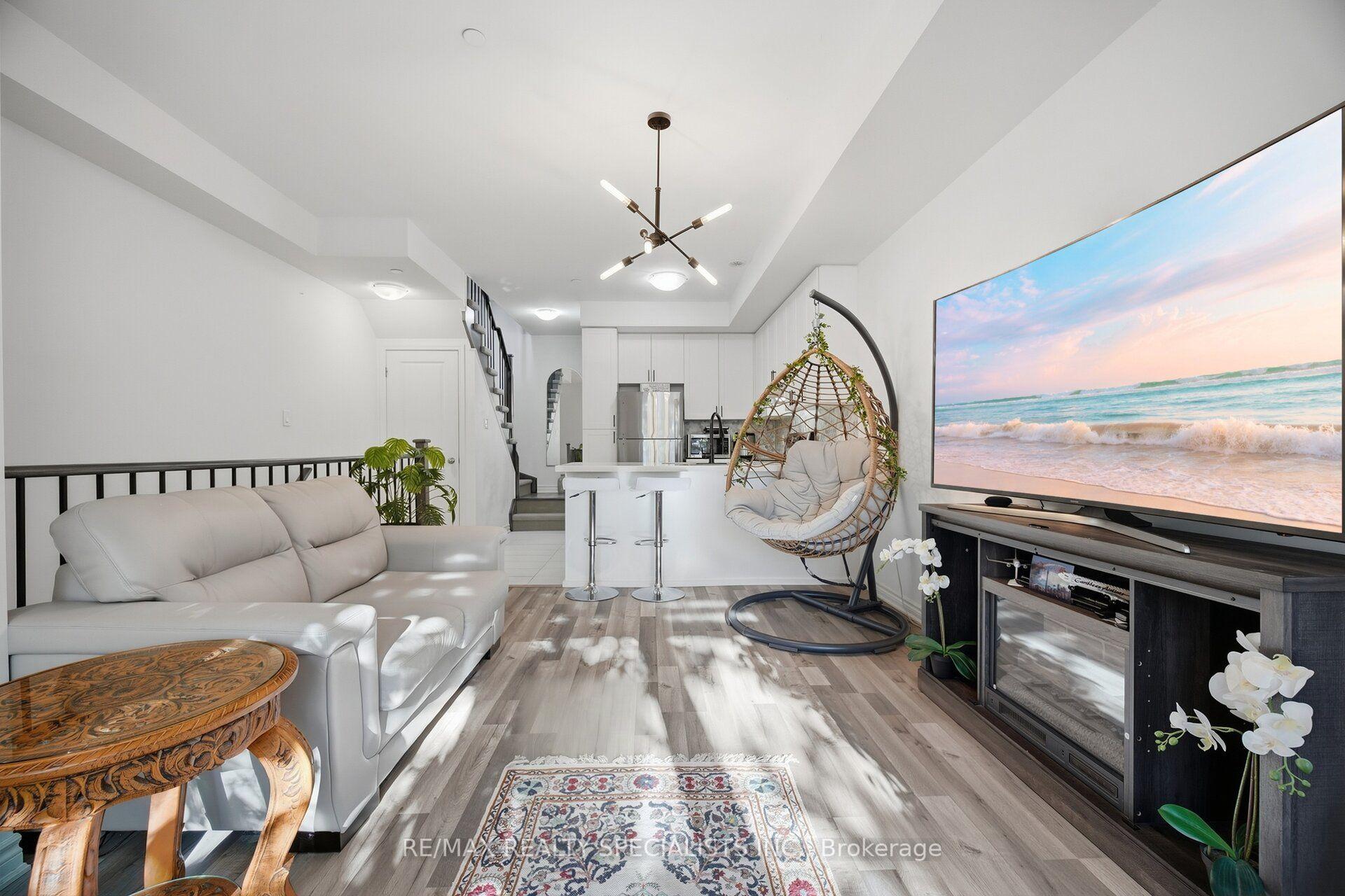 Photo 9 of Unit 7, 2232 Bromsgrove Road, Mississauga, Clarkson — HOMEH