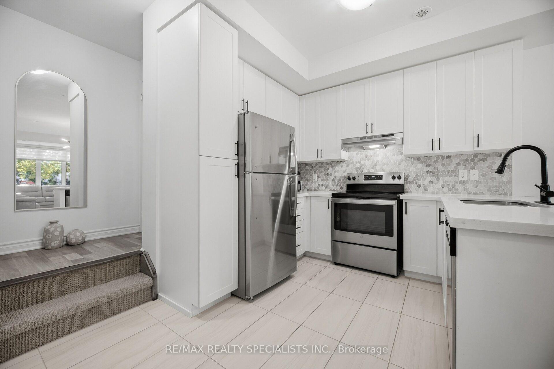 Photo 11 of Unit 7, 2232 Bromsgrove Road, Mississauga, Clarkson — HOMEH