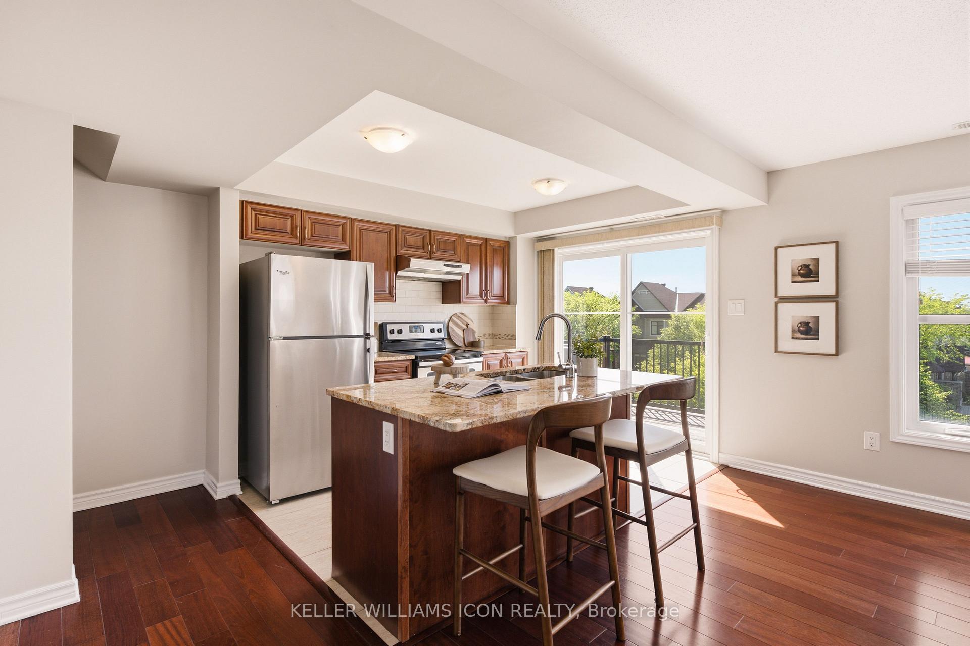 Photo 9 of 528 Clearbrook Drive, Ottawa, Barrhaven - Strandherd — HOMEH