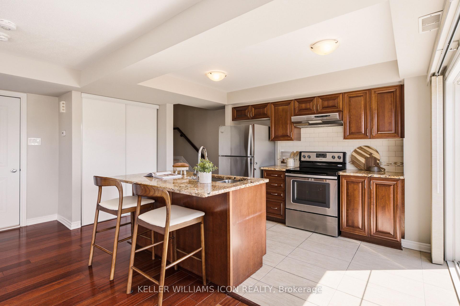 Photo 13 of 528 Clearbrook Drive, Ottawa, Barrhaven - Strandherd — HOMEH