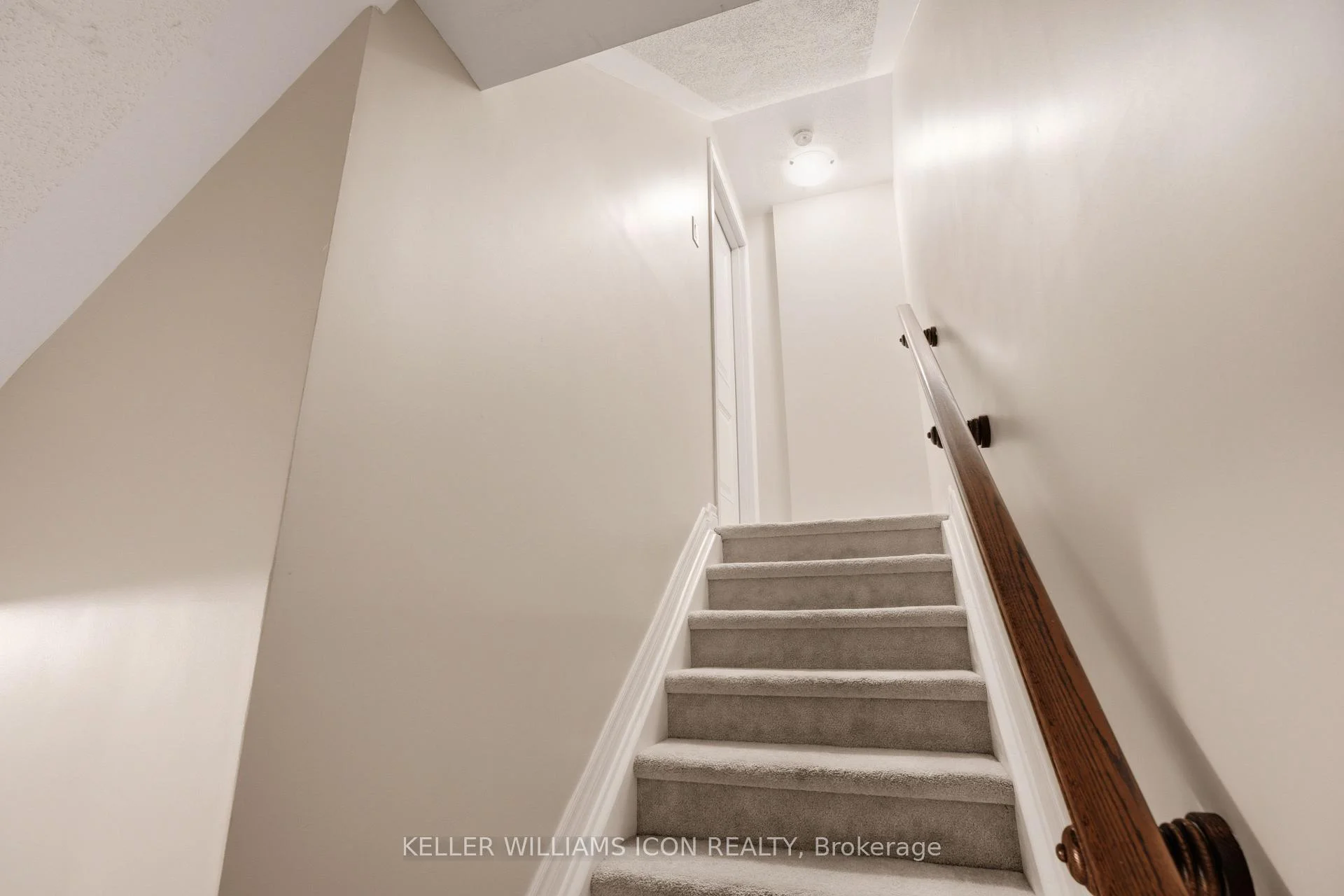 Photo 8 of 528 Clearbrook Drive, Ottawa, Barrhaven - Strandherd — HOMEH